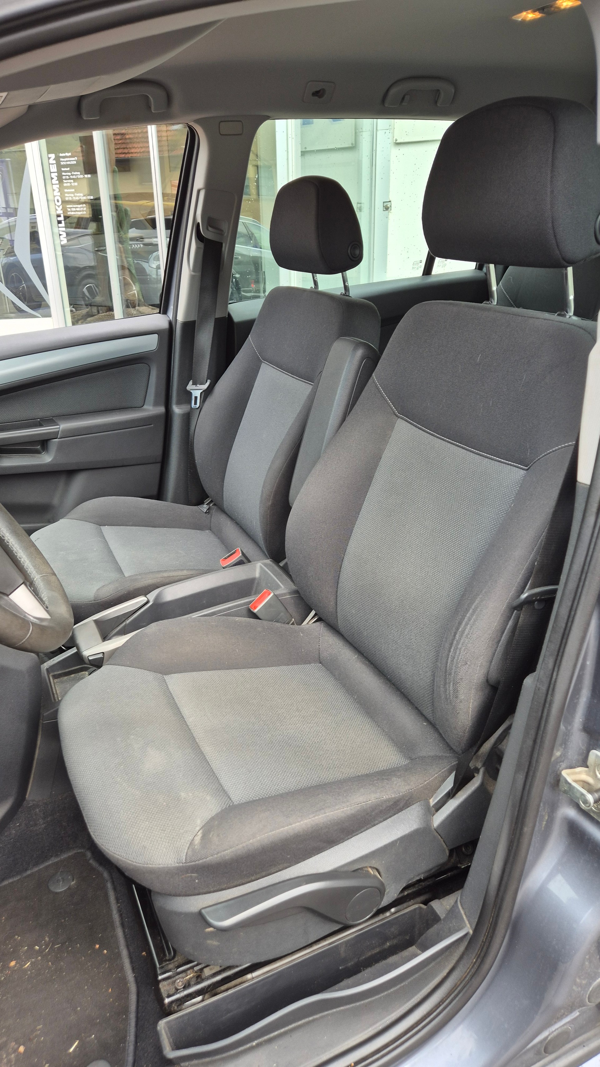 OPEL Zafira 2.2i Automat-image-5