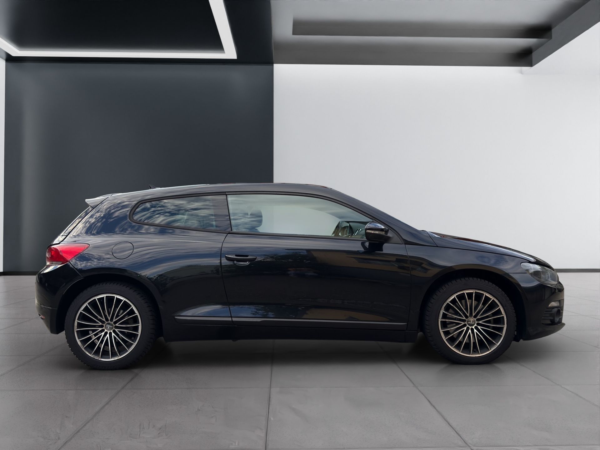 VW Scirocco 2.0 TSI-image-6