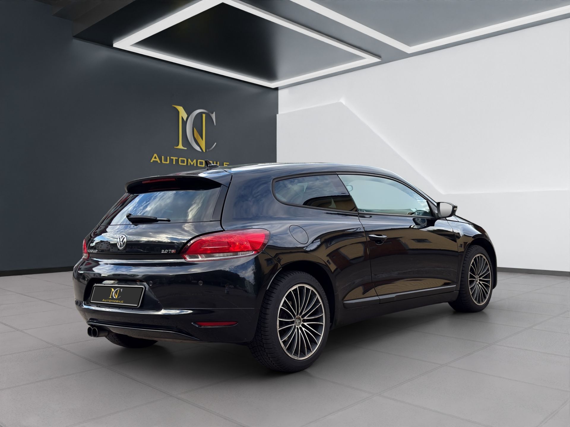 VW Scirocco 2.0 TSI-image-5