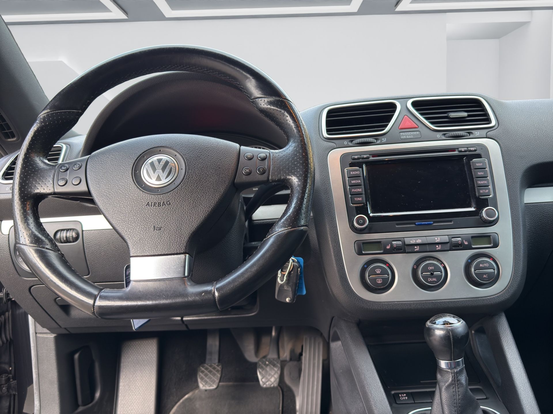 VW Scirocco 2.0 TSI-image-11