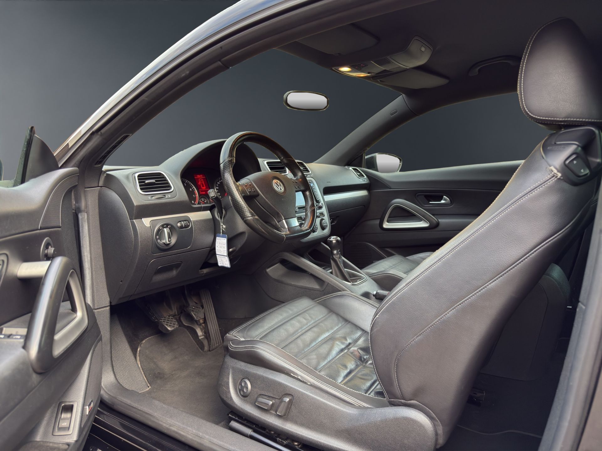 VW Scirocco 2.0 TSI-image-14