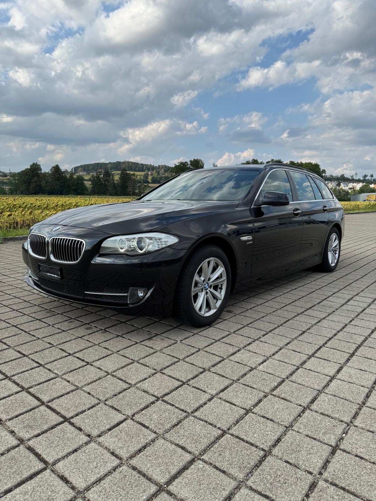 BMW 525d xDrive Touring Steptronic-image-0