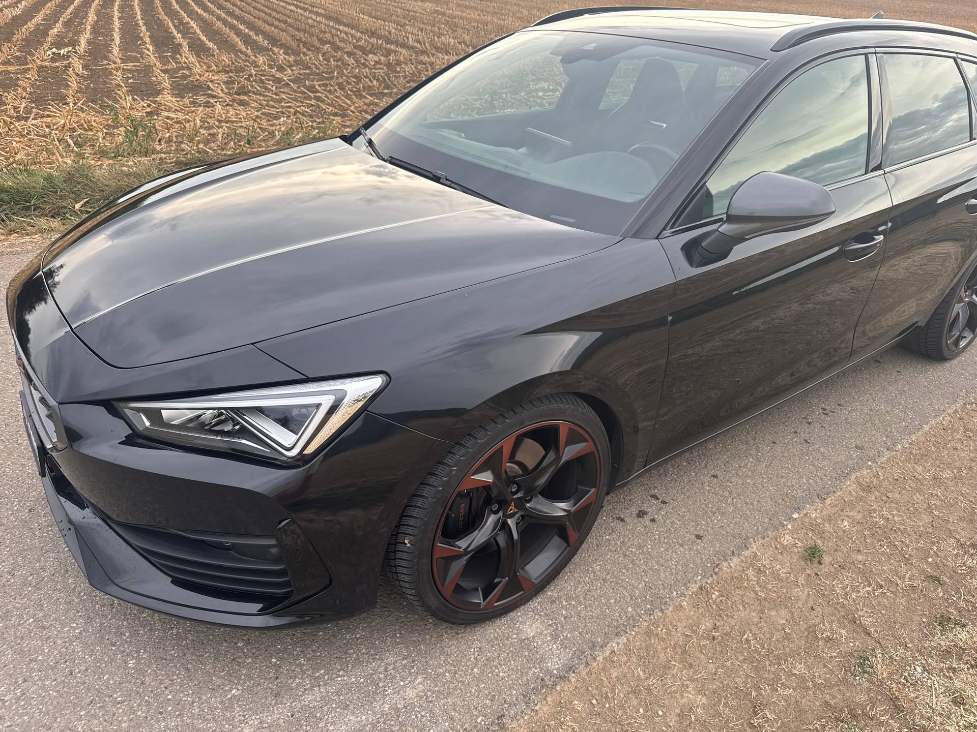 CUPRA LEON ST 2.0 TSI VZ DSG 4Drive-image-13