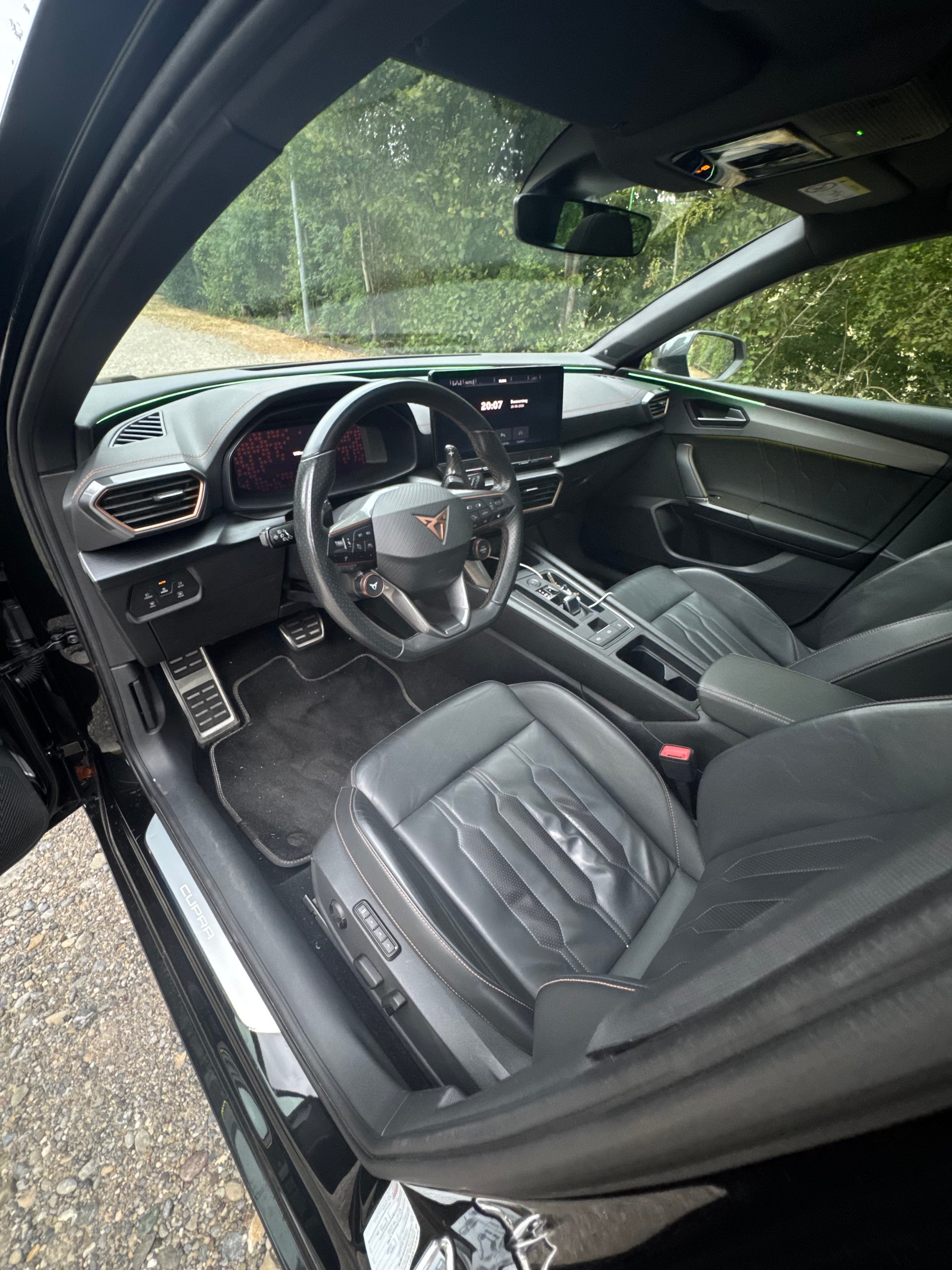 CUPRA LEON ST 2.0 TSI VZ DSG 4Drive-image-4