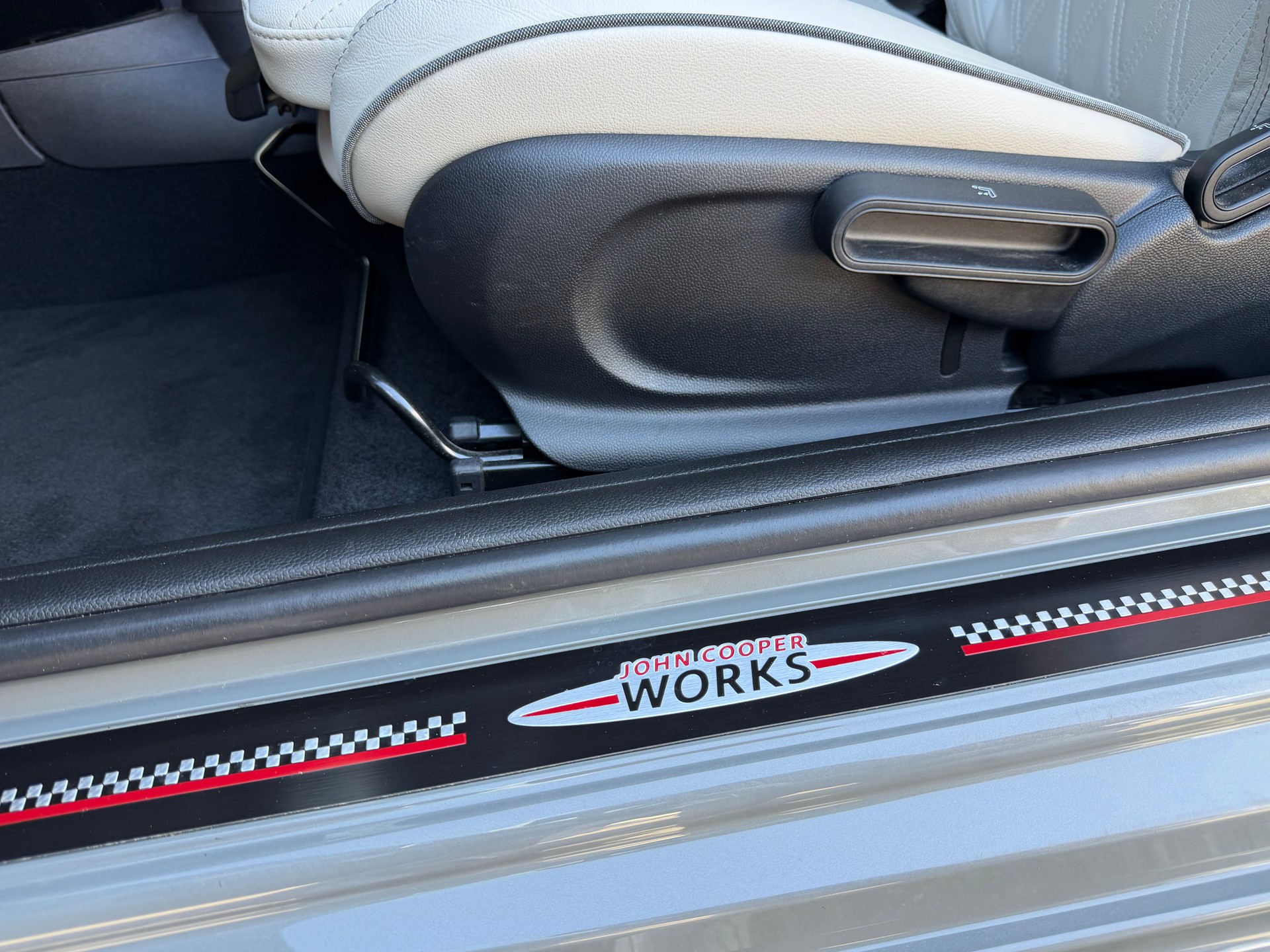 MINI Cooper S-image-23