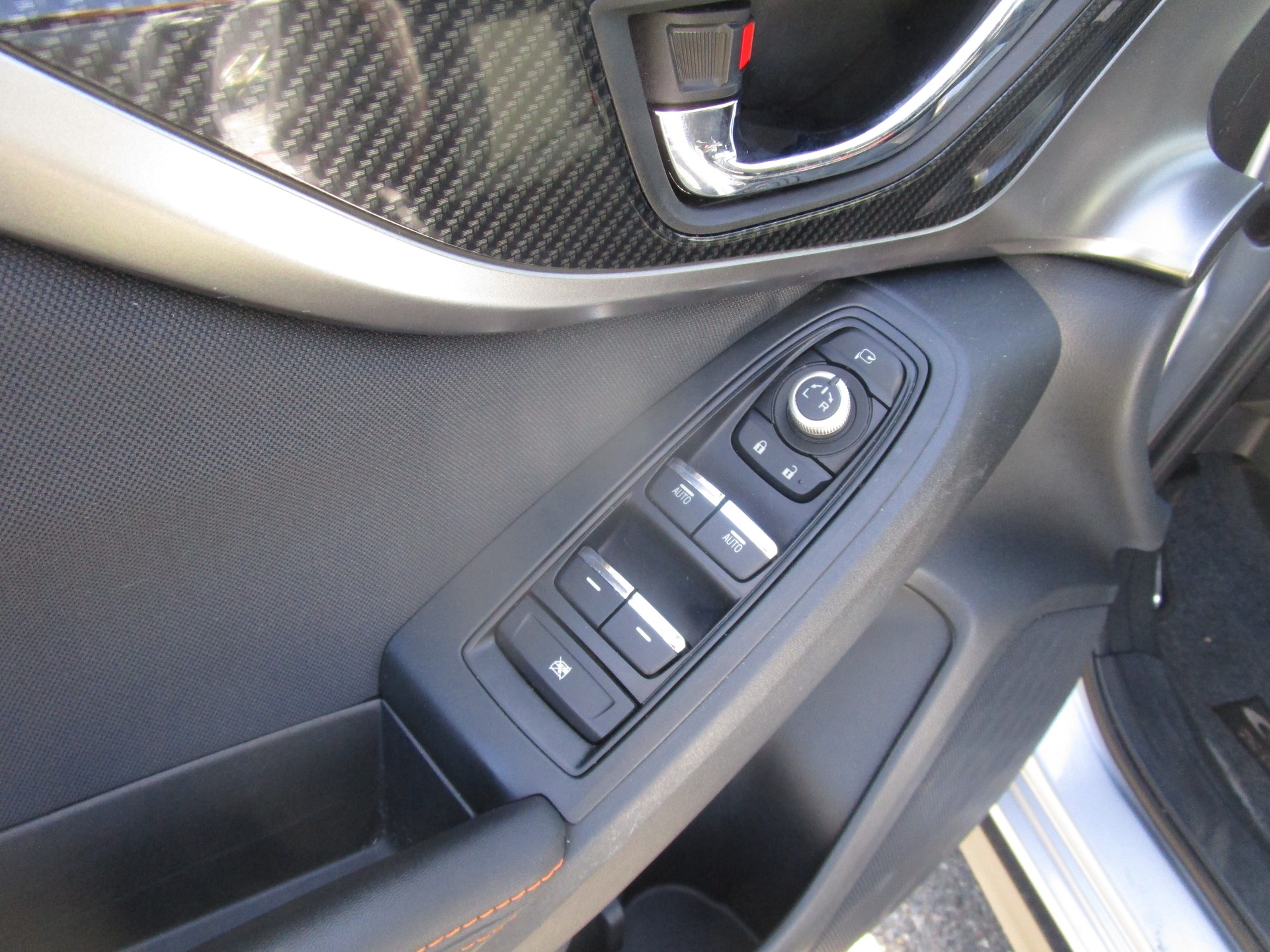SUBARU XV 2.0 Swiss Plus AWD Lineartronic-image-8