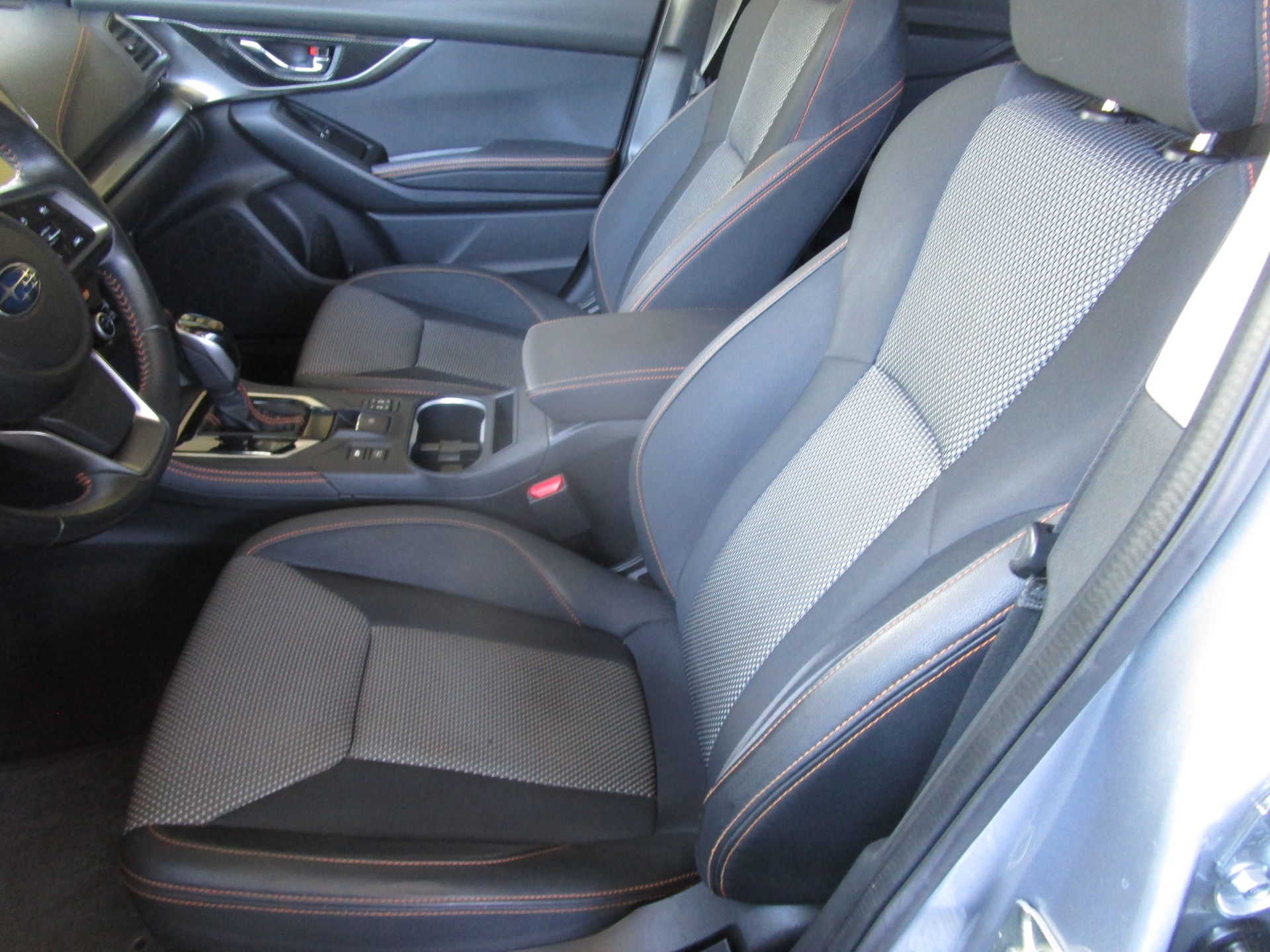 SUBARU XV 2.0 Swiss Plus AWD Lineartronic-image-11