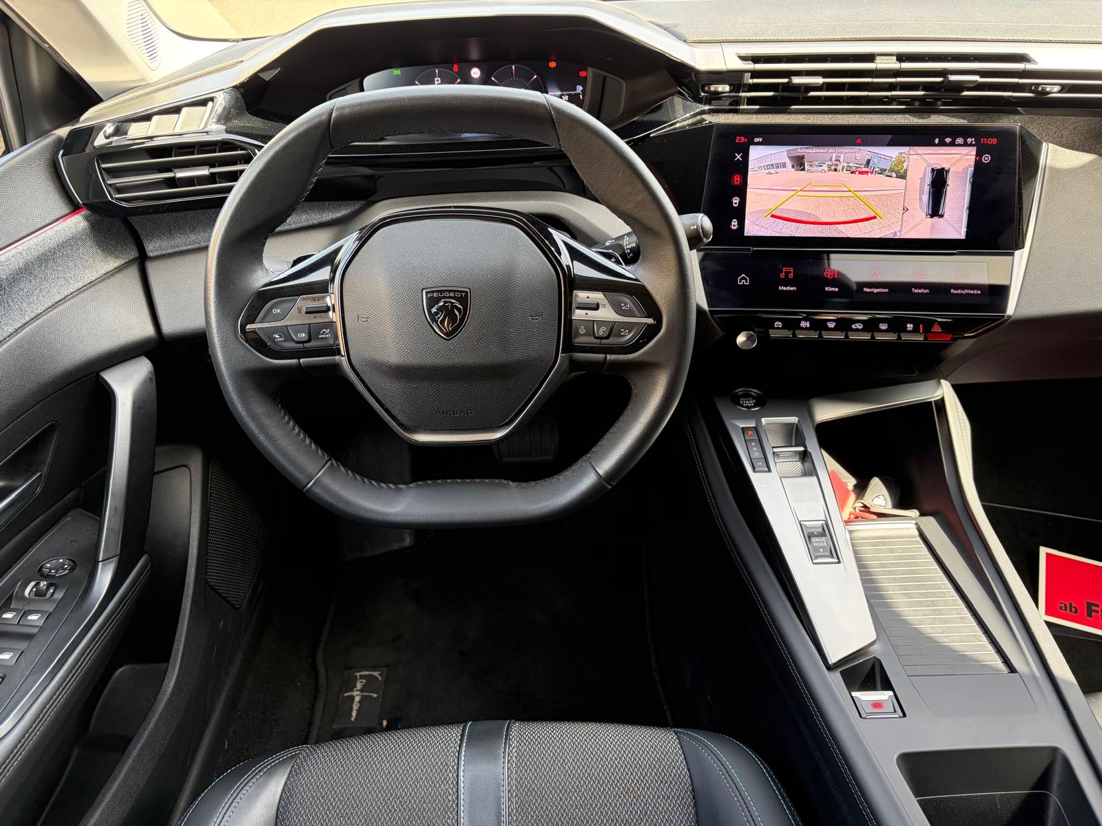 PEUGEOT 308 SW 1.2 PureTech Allure Pack-image-8