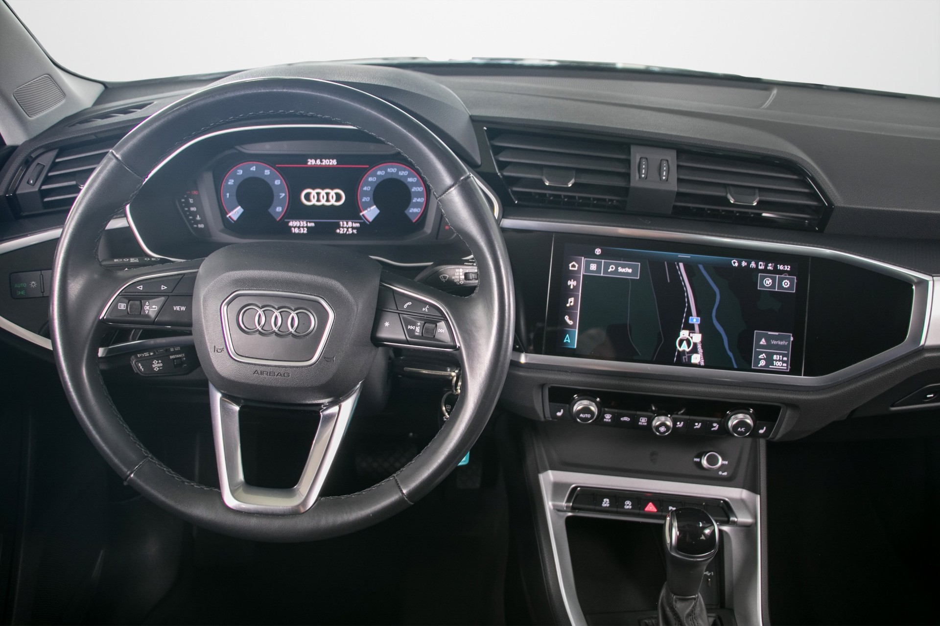 AUDI Q3 40 TFSI advanced quattro S-tronic-image-4