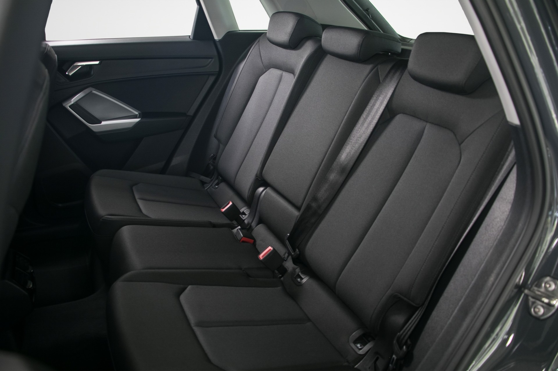 AUDI Q3 40 TFSI advanced quattro S-tronic-image-10