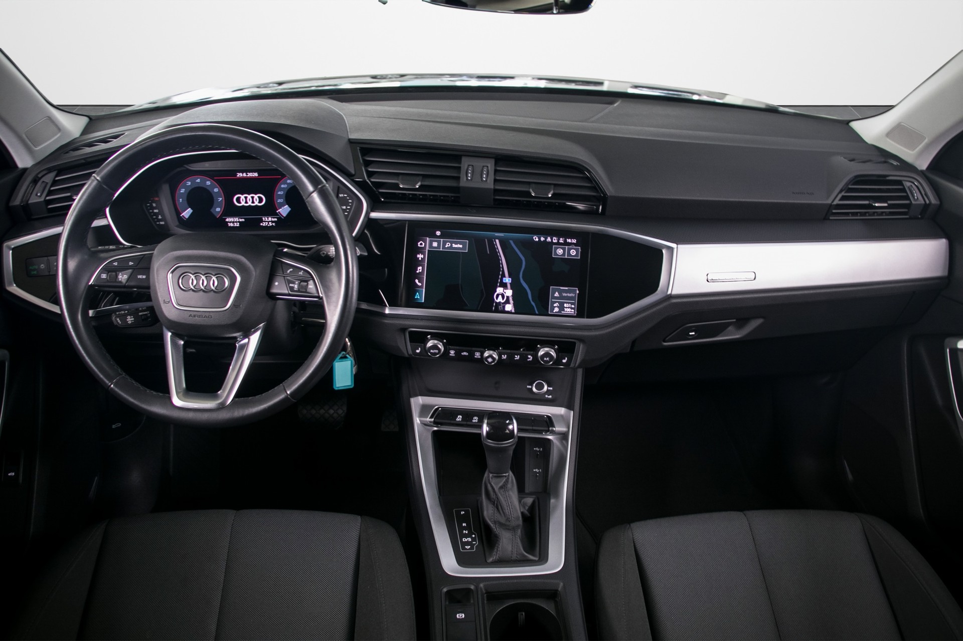 AUDI Q3 40 TFSI advanced quattro S-tronic-showroom-element-3