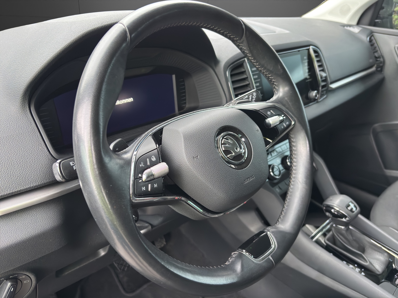 SKODA Karoq 2.0 TDI CR Ambition 4x4 DSG-image-3