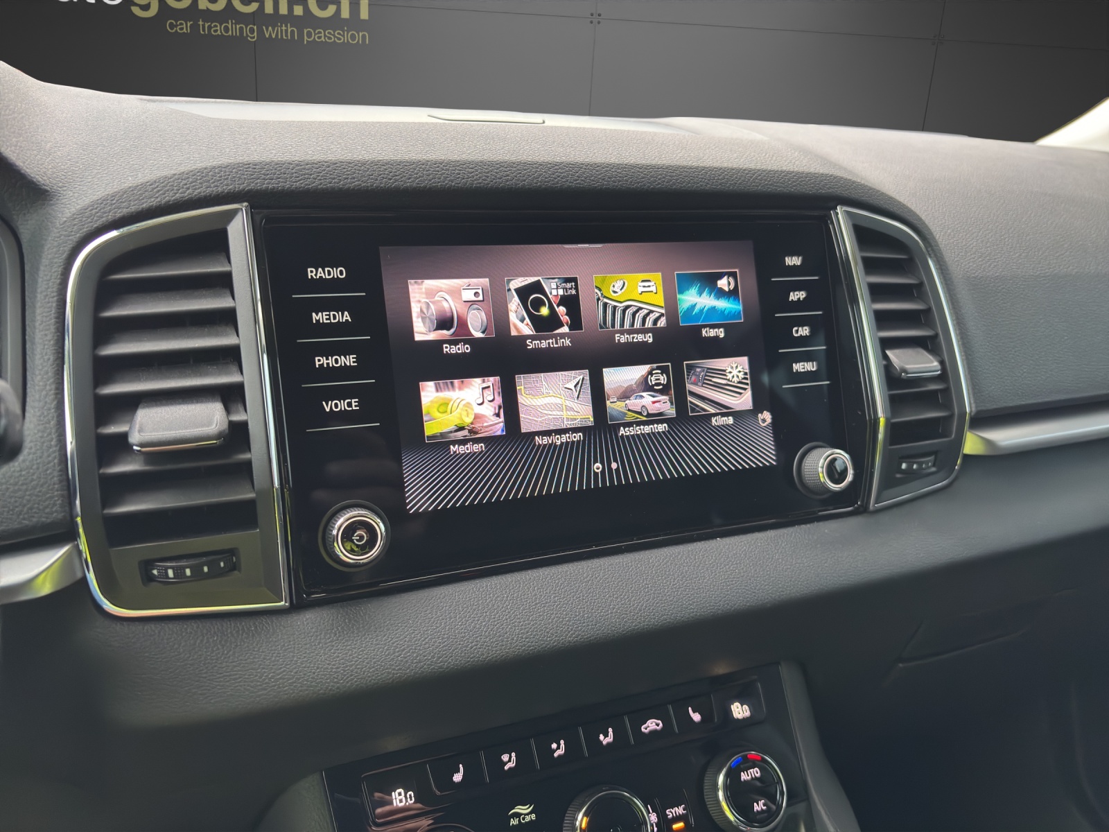 SKODA Karoq 2.0 TDI CR Ambition 4x4 DSG-image-9