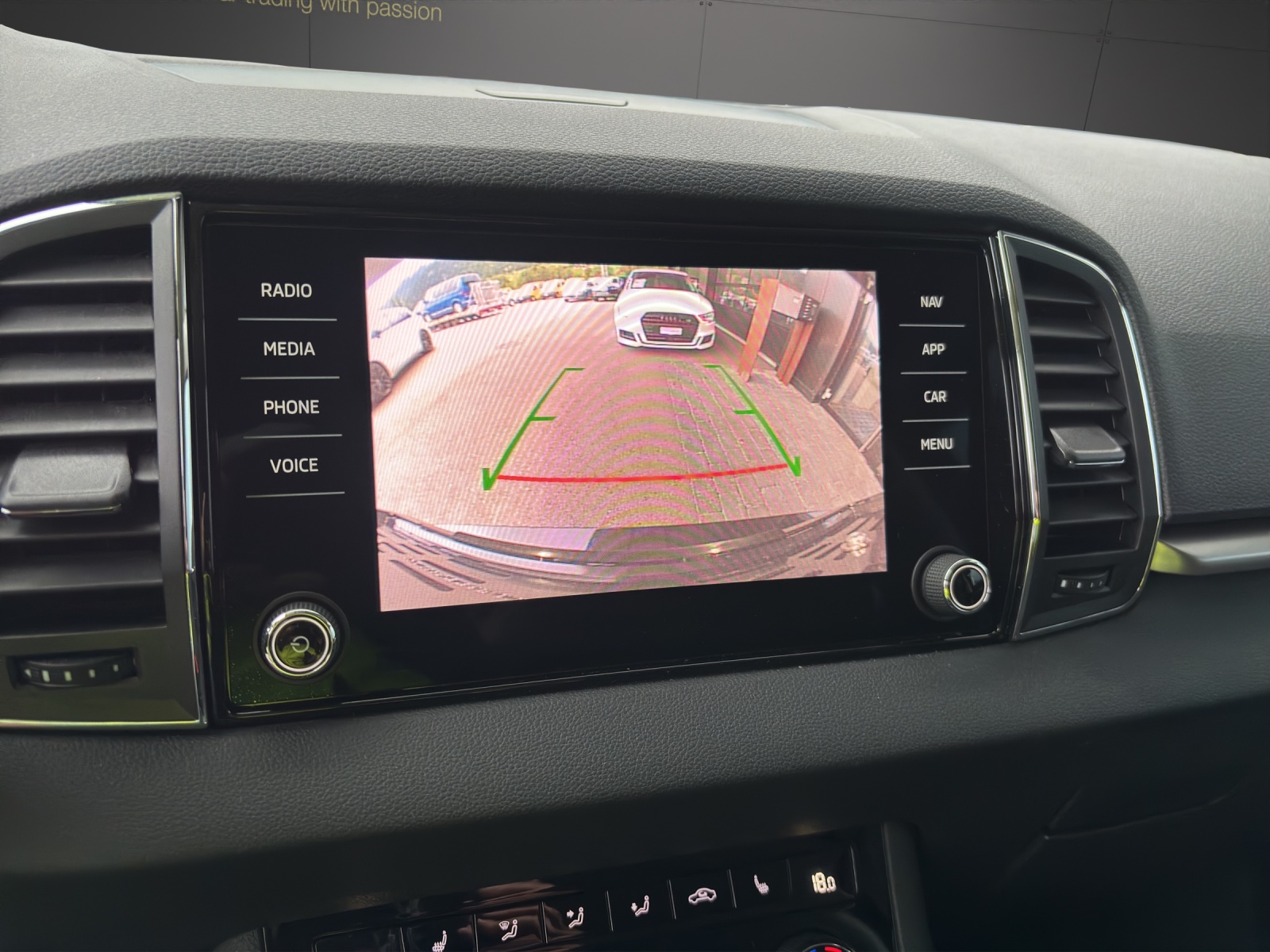SKODA Karoq 2.0 TDI CR Ambition 4x4 DSG-image-7