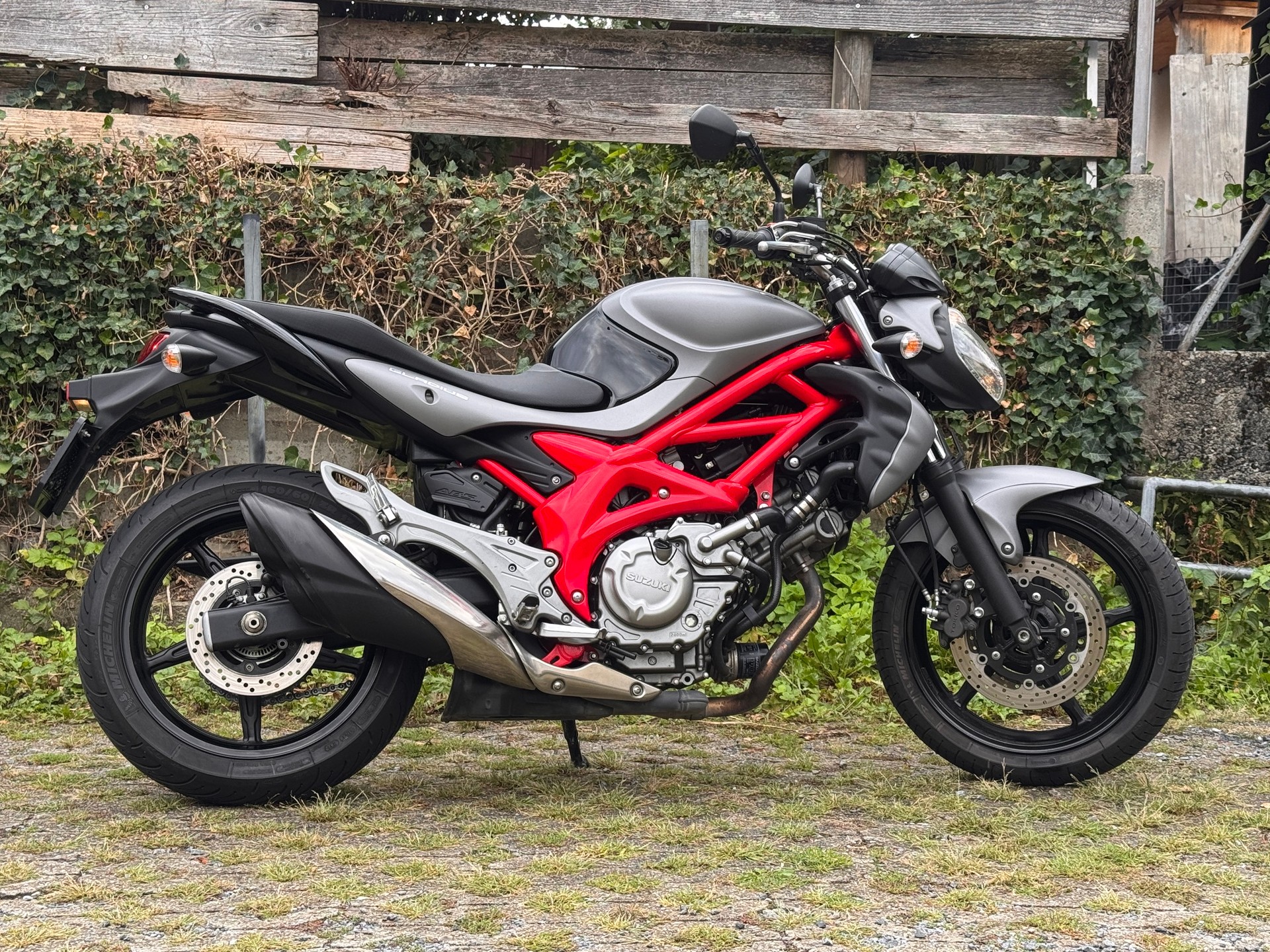 SUZUKI SFV 650 Gladius ABS (25kW)-showroom-element-3