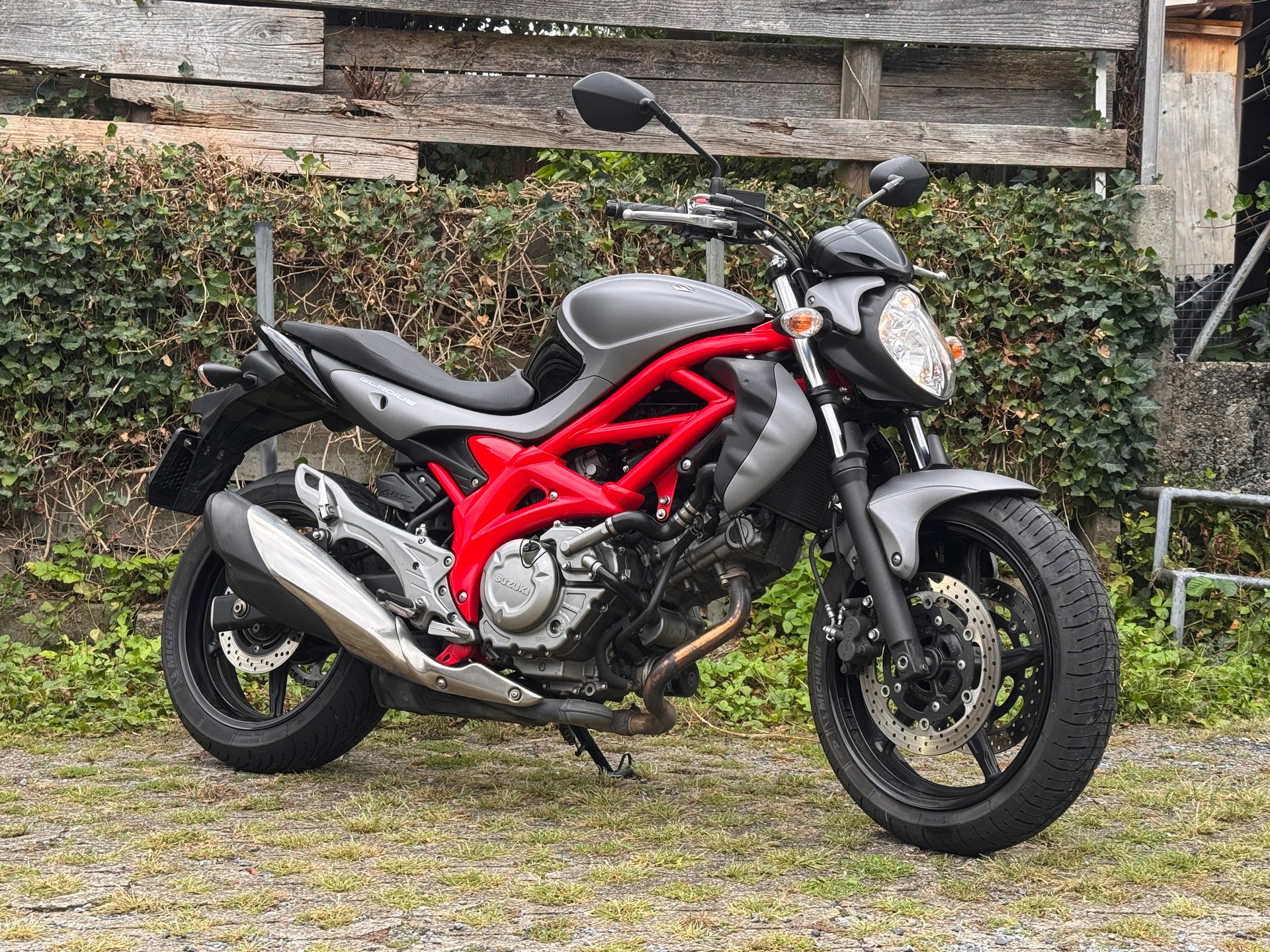 SUZUKI SFV 650 Gladius ABS (25kW)-showroom-element-2