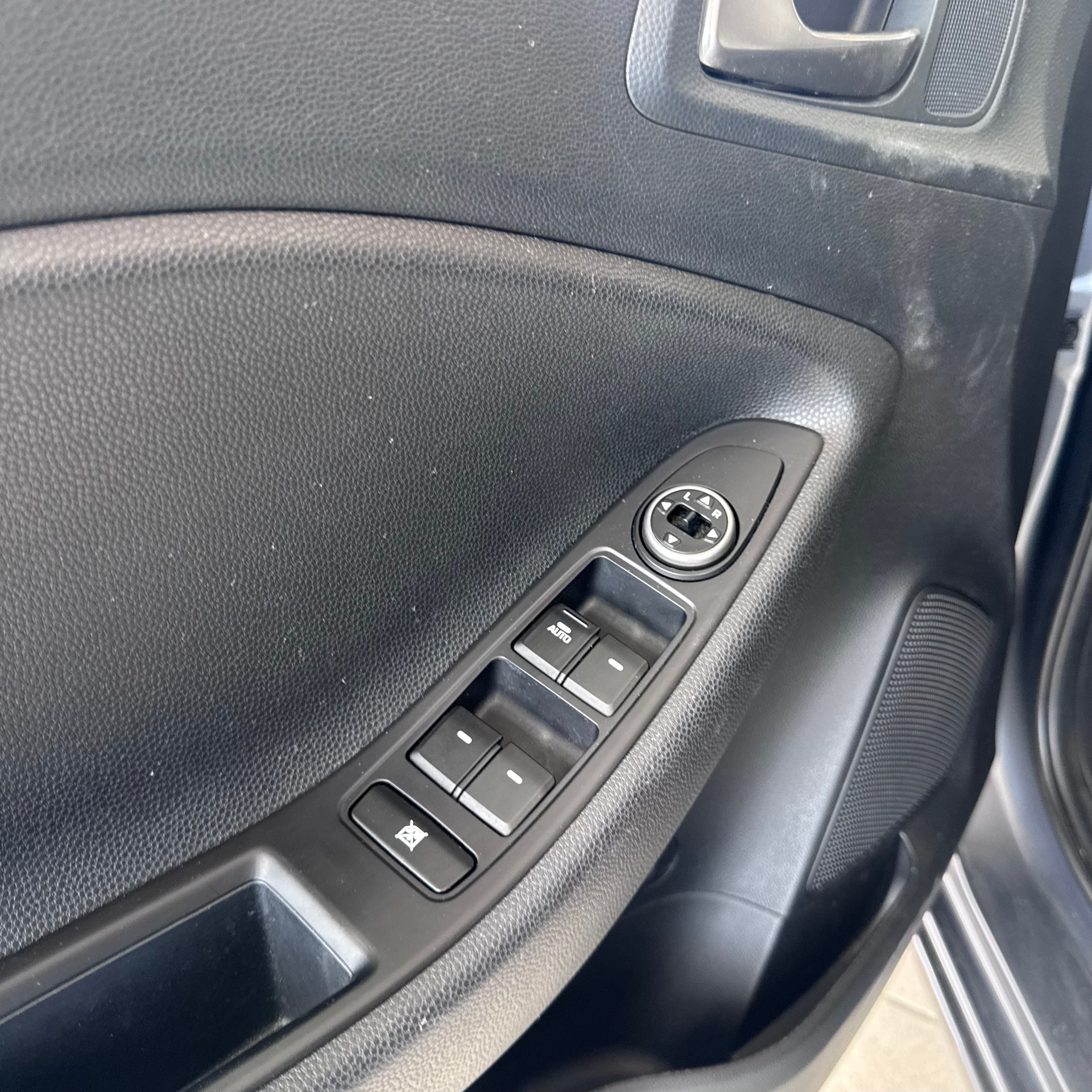 HYUNDAI i20 1.0 T-GDi Amplia-image-13
