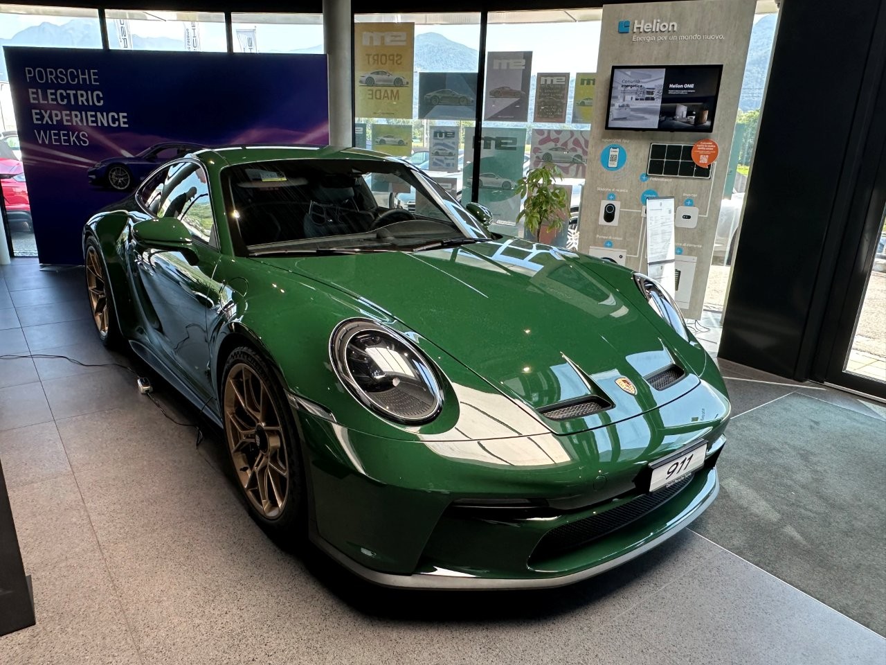 PORSCHE 911 GT3 Touring PDK-showroom-element-2
