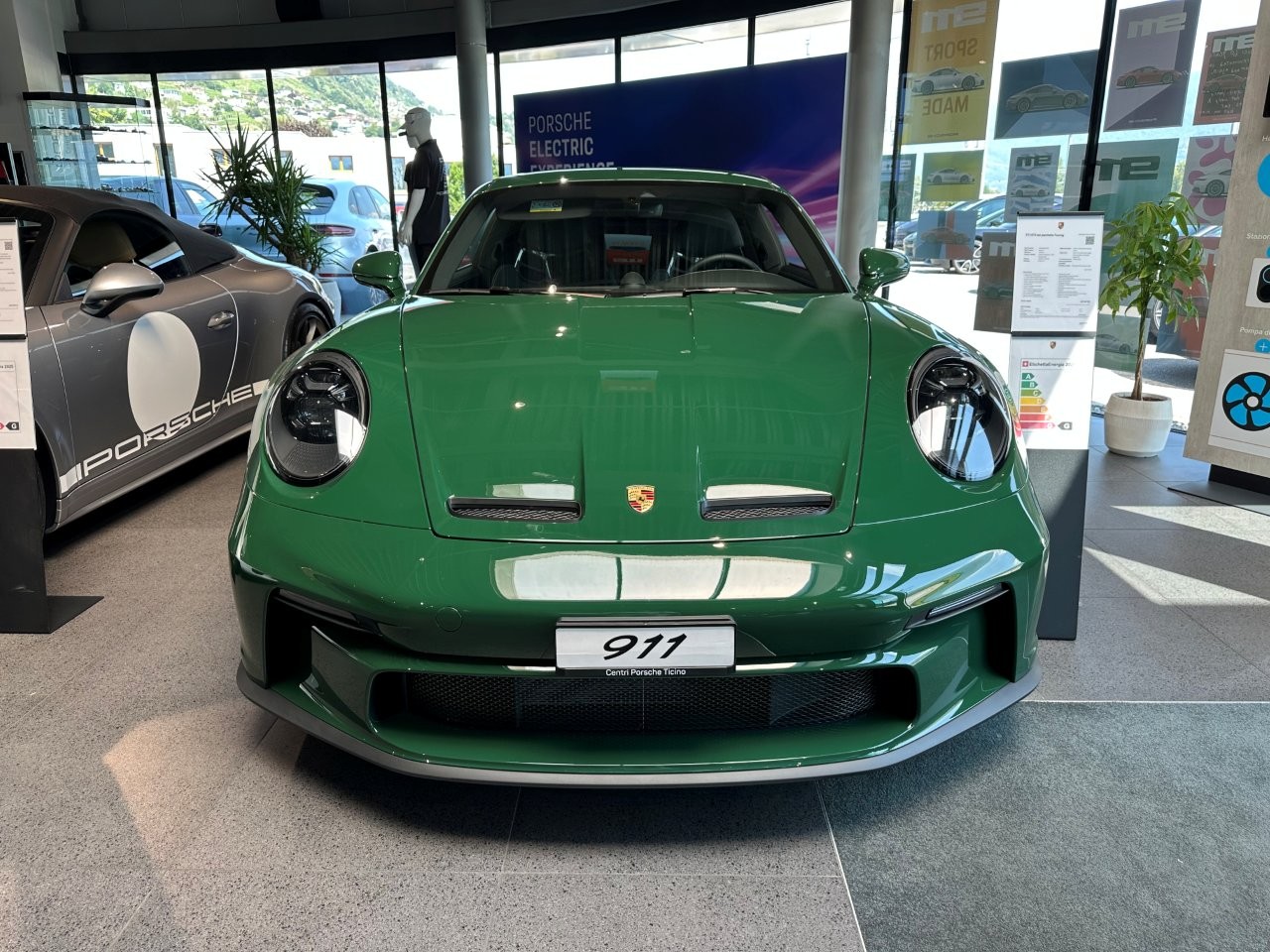 PORSCHE 911 GT3 Touring PDK-image-1