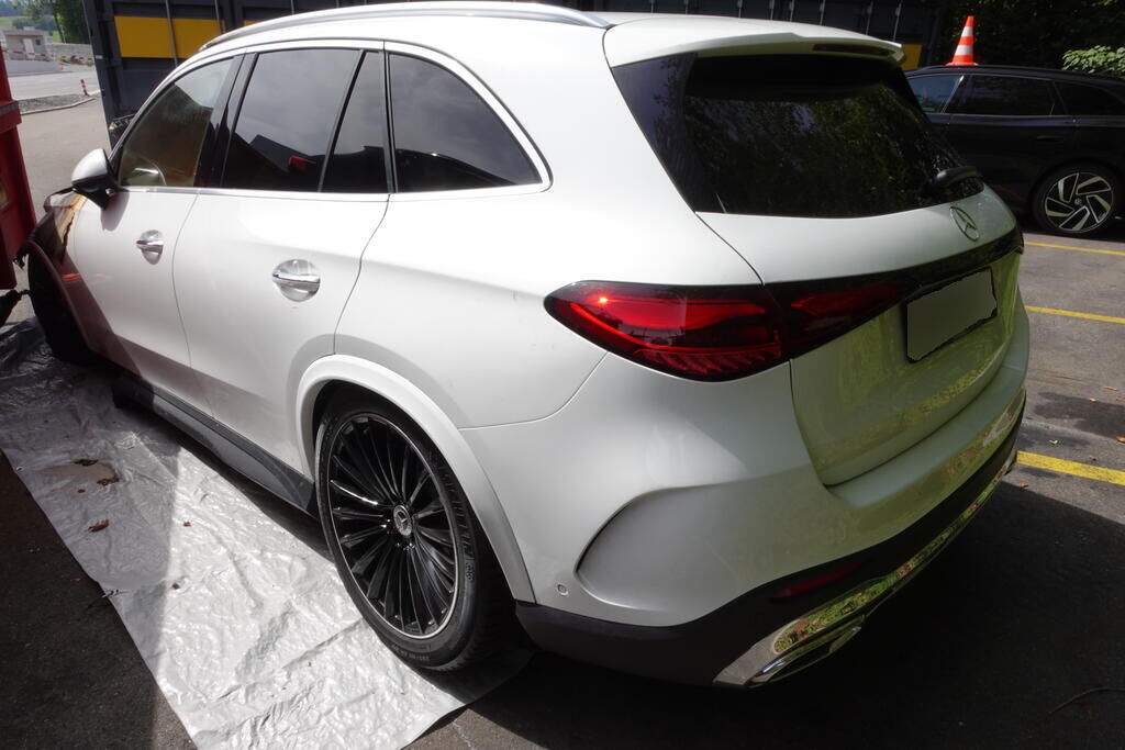 MERCEDES-BENZ GLC 300 4Matic AMG Line 9G-Tronic-image-0