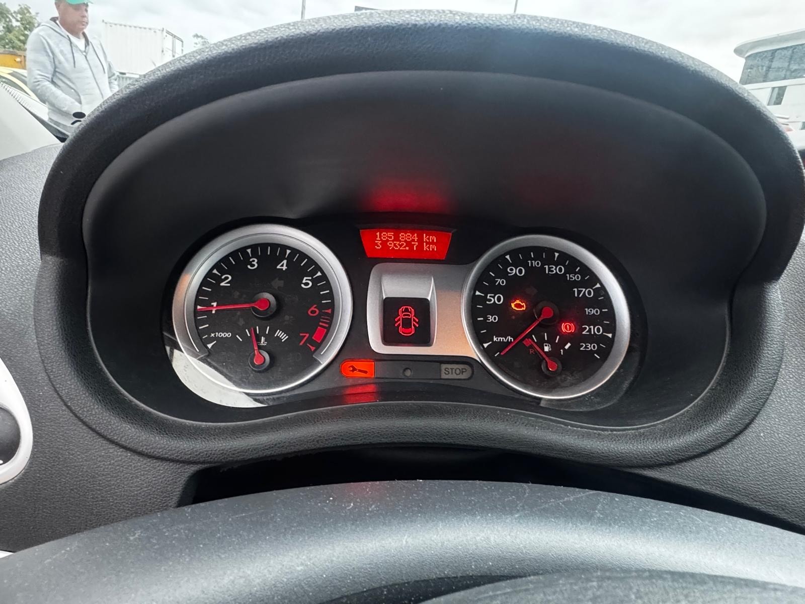 RENAULT Clio 1.2 16V Turbo Dynamique-image-9