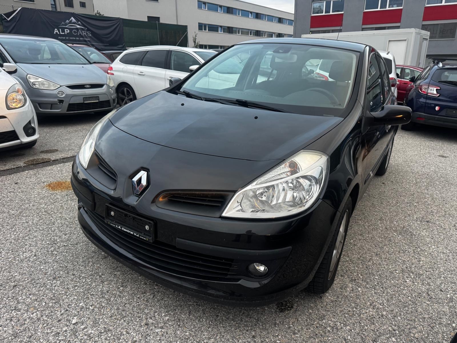 RENAULT Clio 1.2 16V Turbo Dynamique-image-2