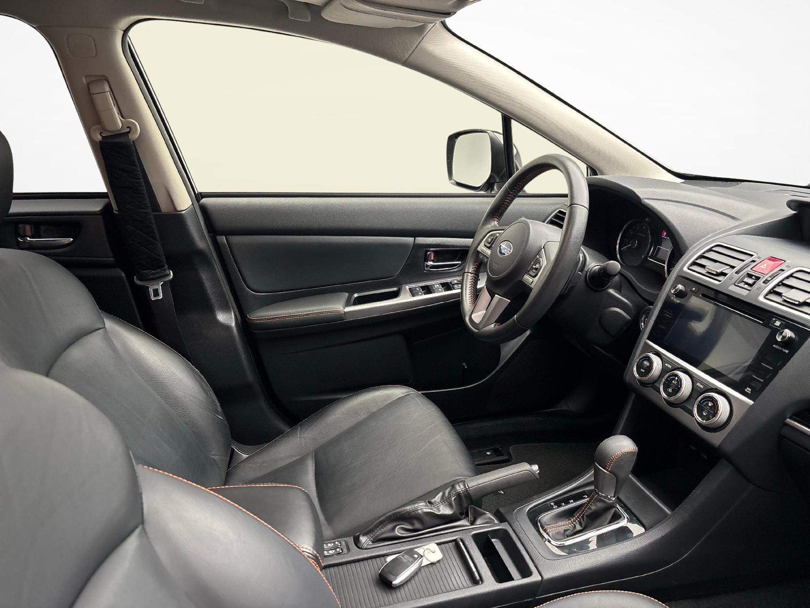 SUBARU XV 2.0i Swiss Three-image-9