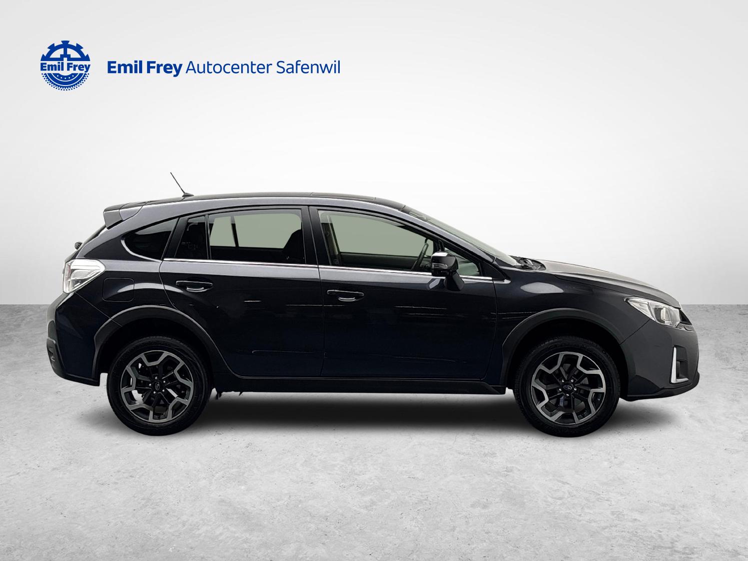 SUBARU XV 2.0i Swiss Three-image-5