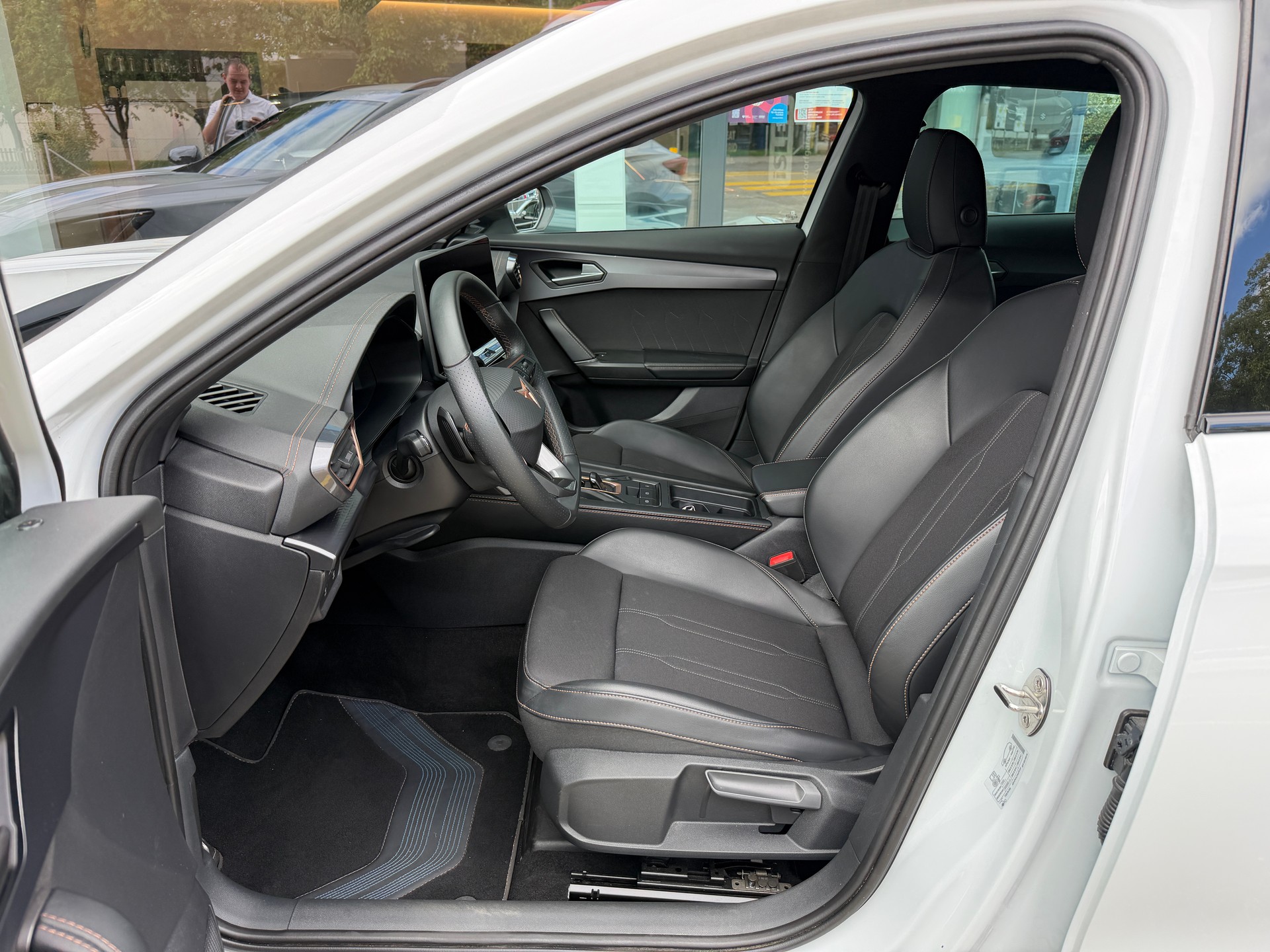 CUPRA Formentor 1.5 TSI DSG-image-8