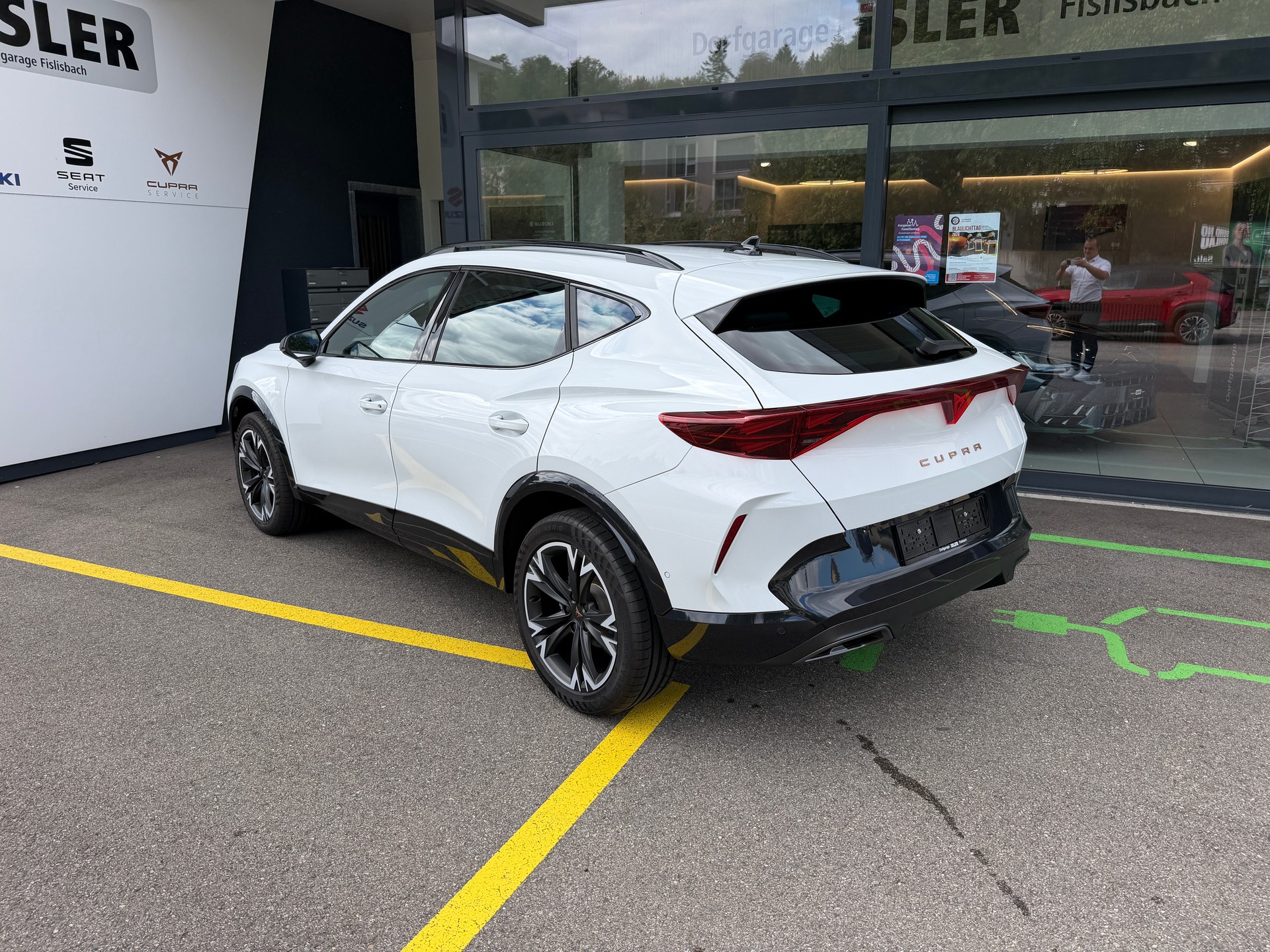 CUPRA Formentor 1.5 TSI DSG-image-3