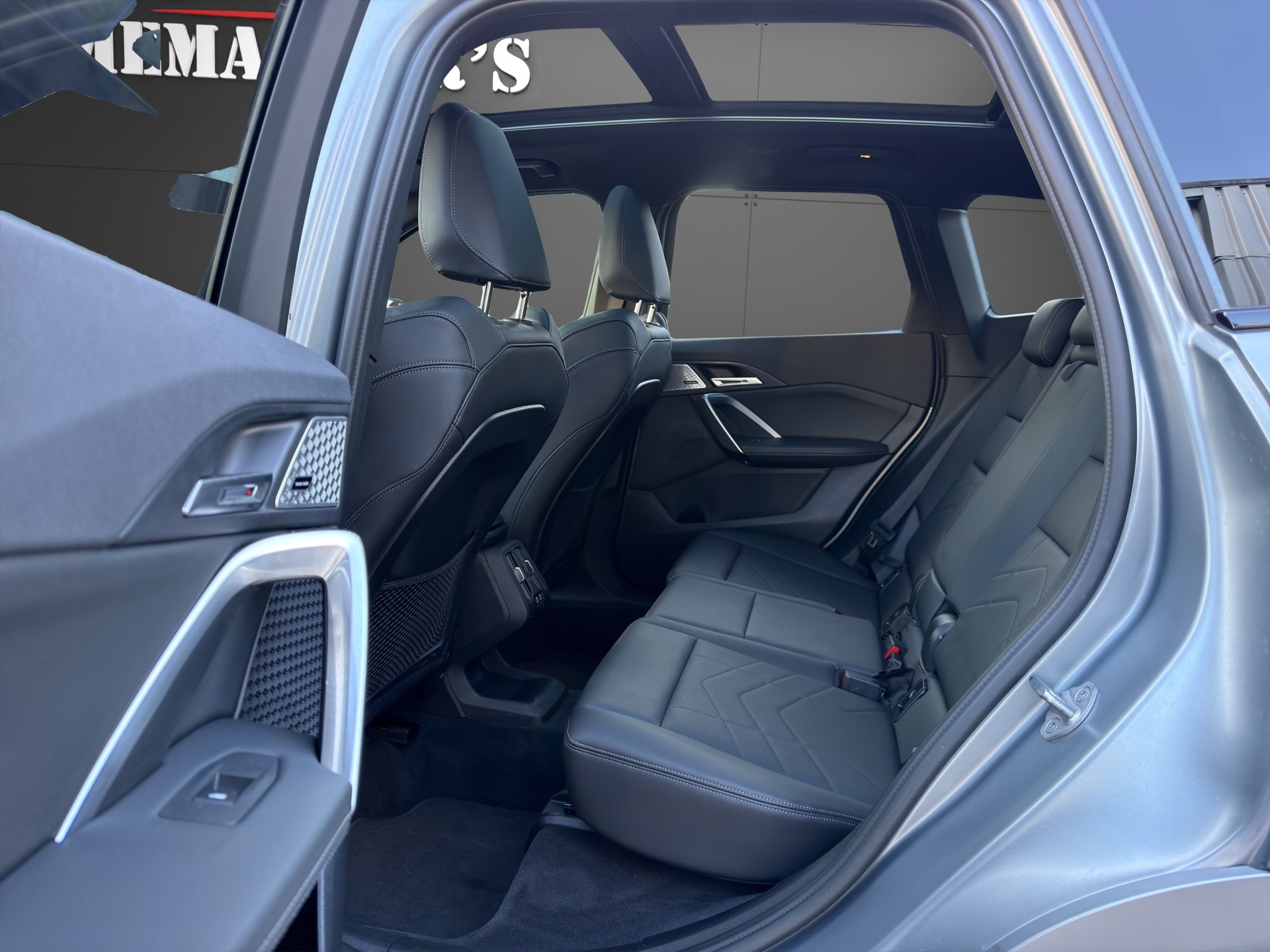 BMW X1 xDrive 23d 48V M Sport Pro Panorama Dach-image-11