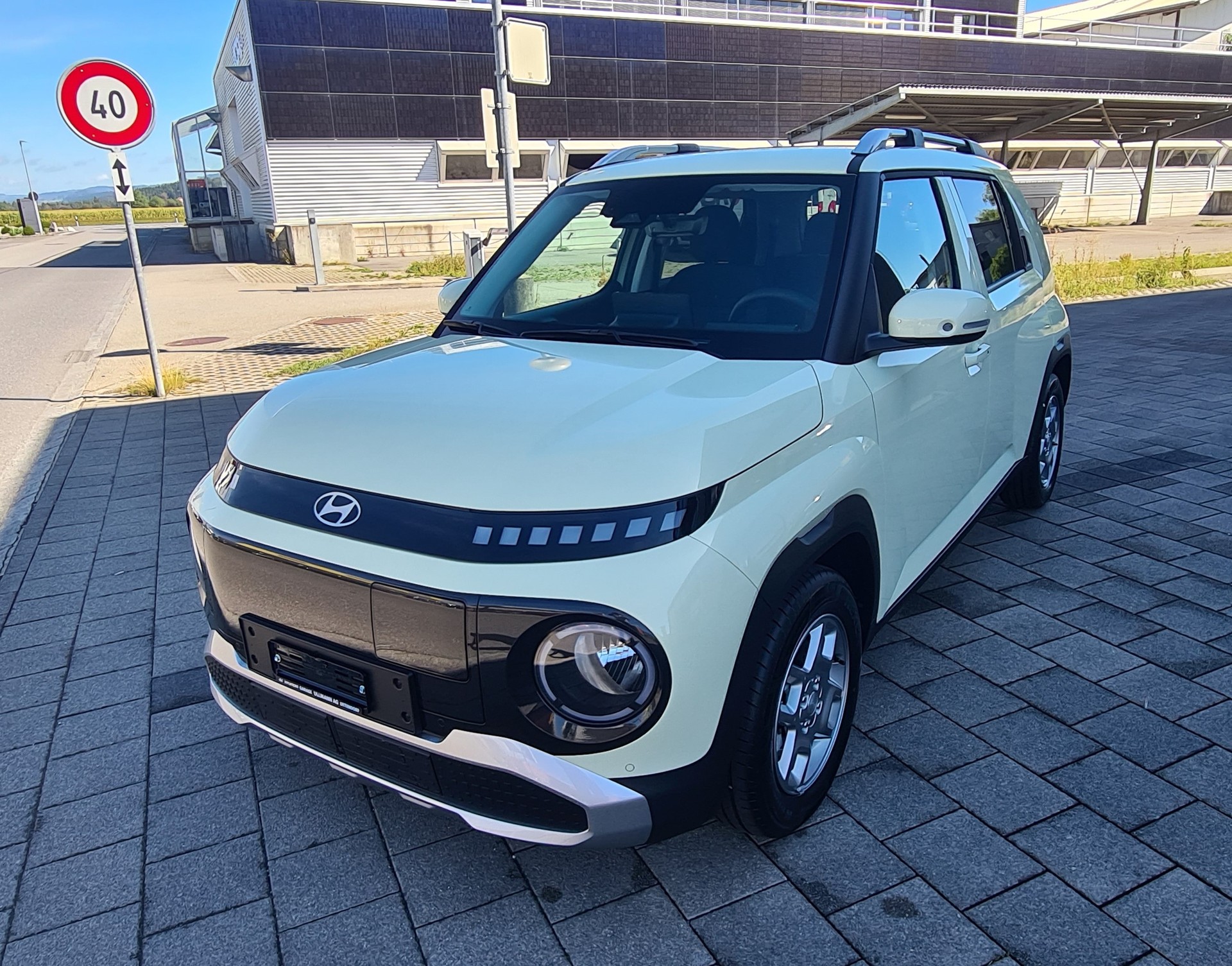 HYUNDAI Inster 49kWh Amplia-image-8