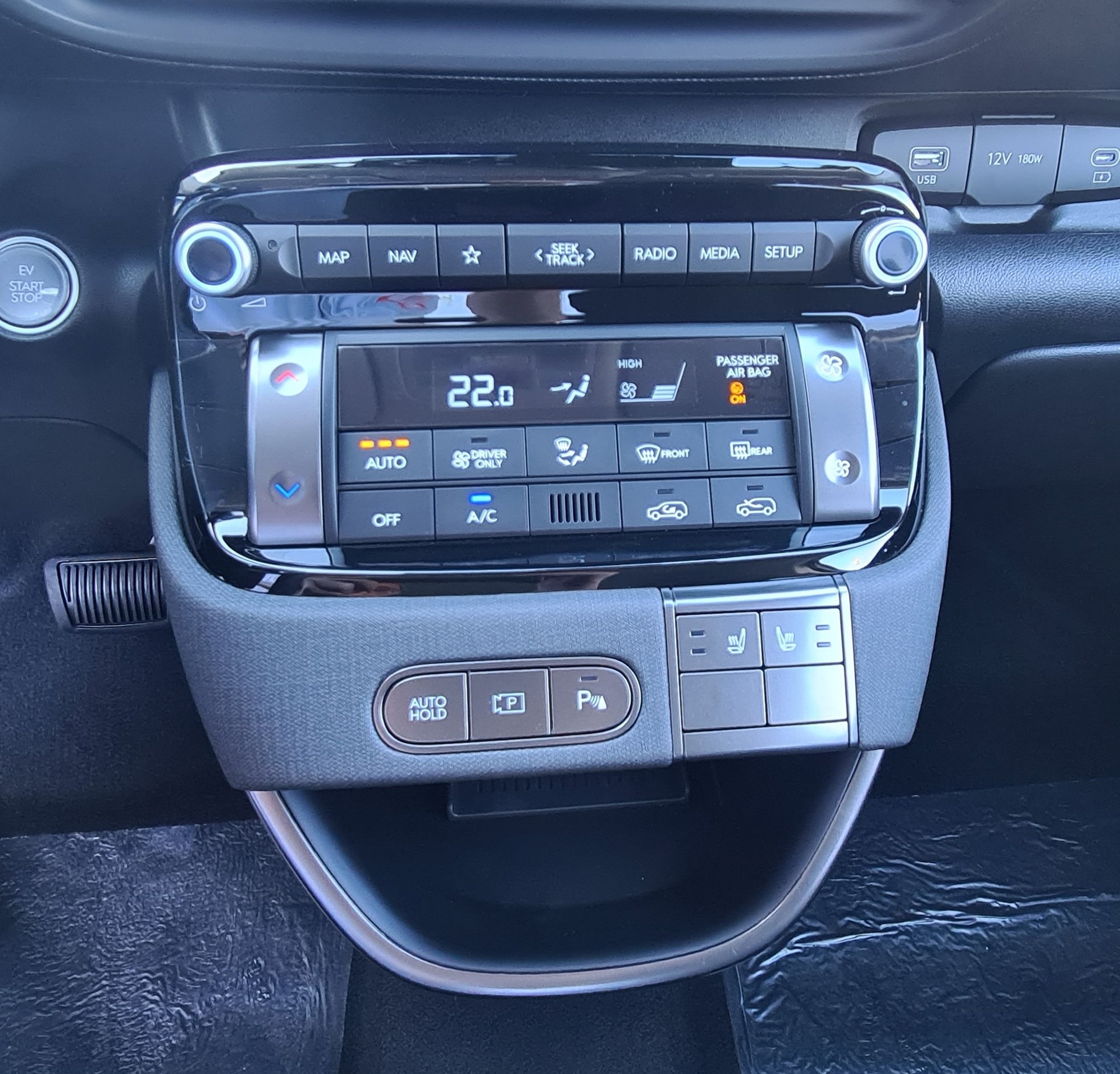 HYUNDAI Inster 49kWh Amplia-image-15