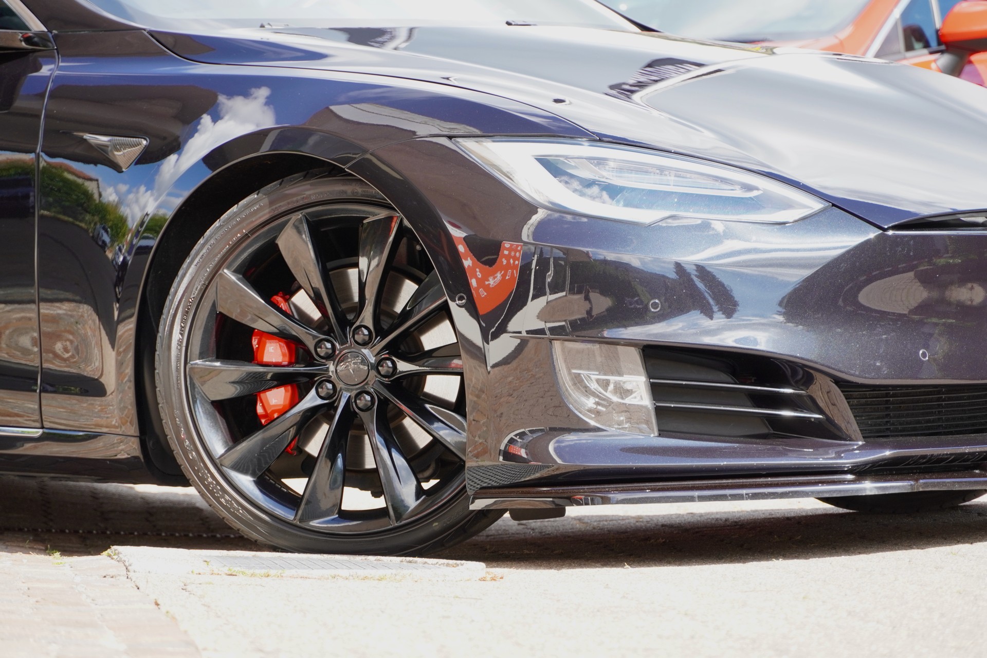 TESLA Model S 100 D Performance-image-1