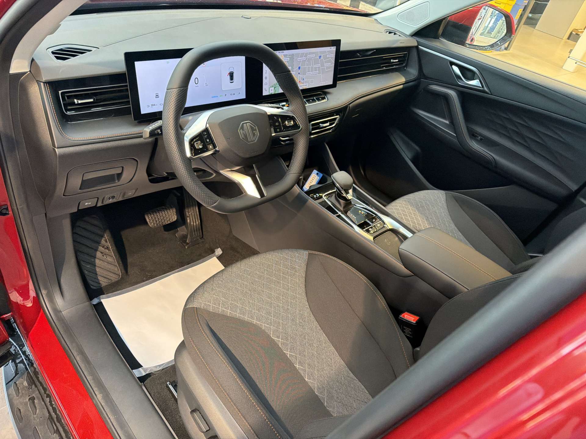 MG HS 1.5 T PHEV Comfort 272PS Automat-image-5