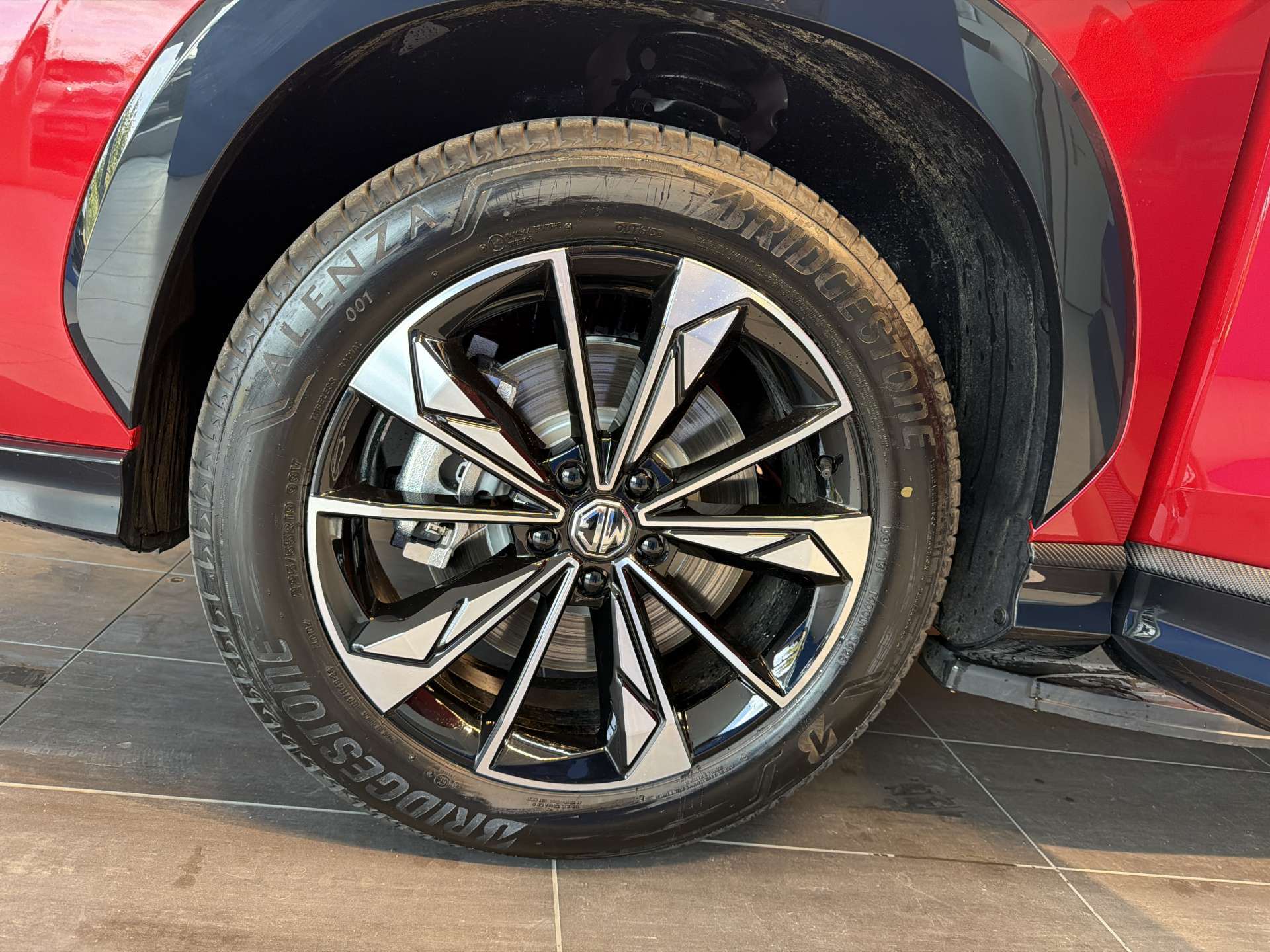 MG HS 1.5 T PHEV Comfort 272PS Automat-image-8