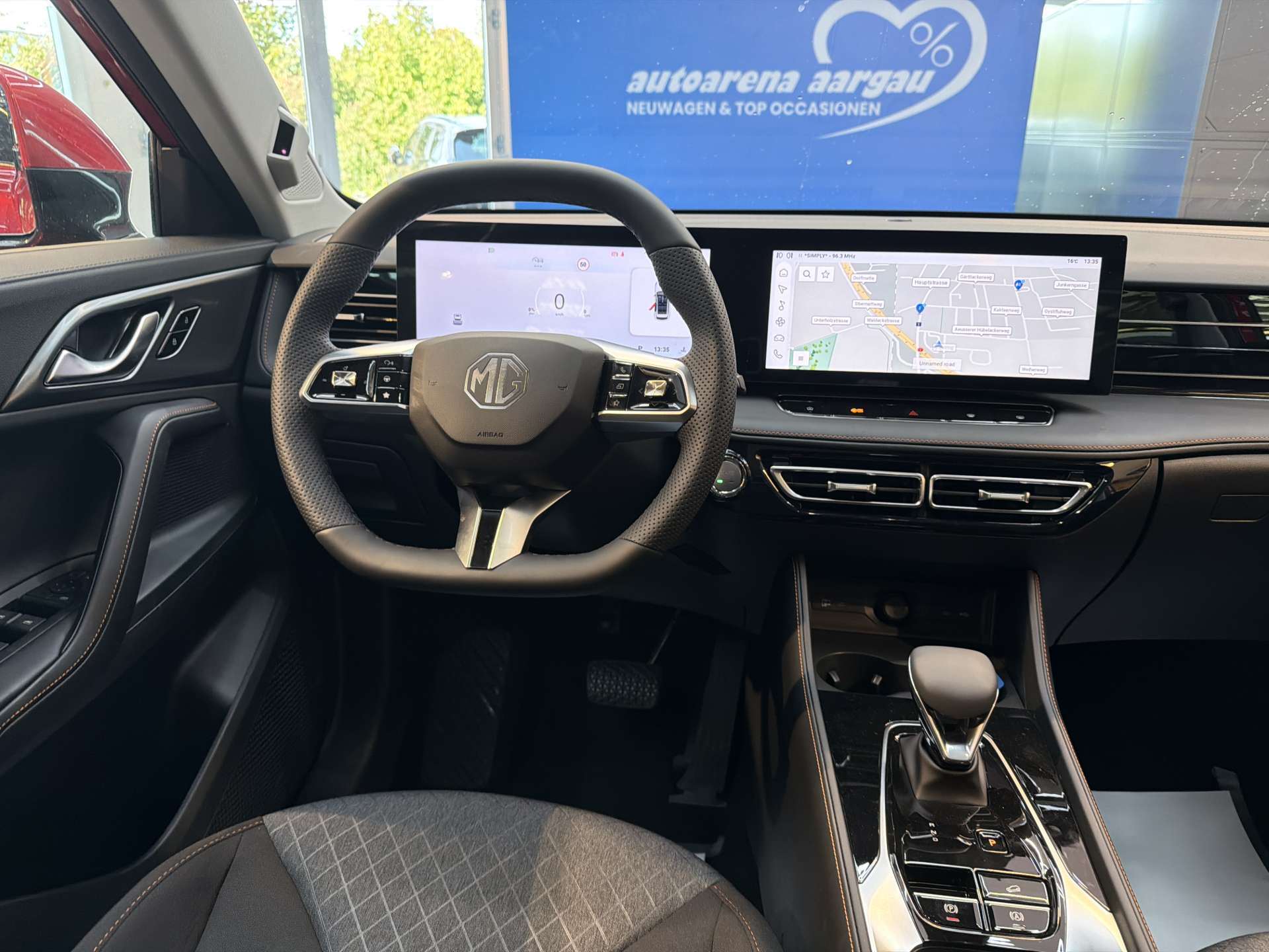 MG HS 1.5 T PHEV Comfort 272PS Automat-image-4