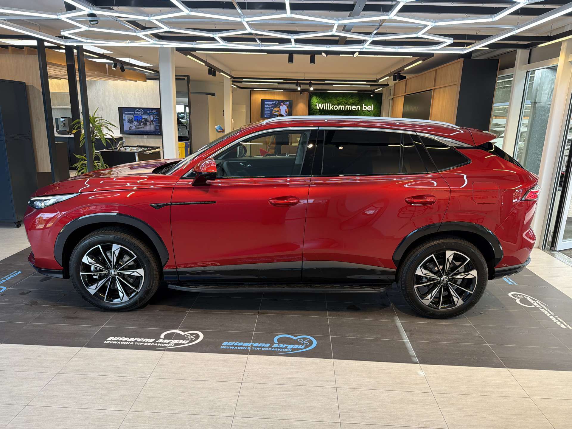 MG HS 1.5 T PHEV Comfort 272PS Automat-image-13