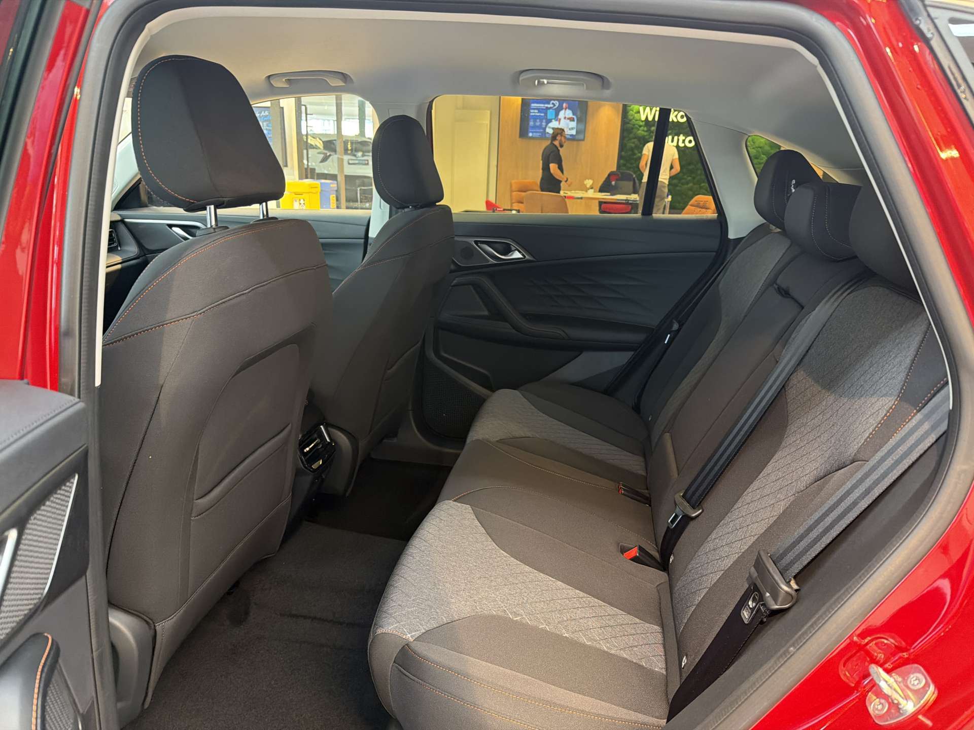 MG HS 1.5 T PHEV Comfort 272PS Automat-image-6