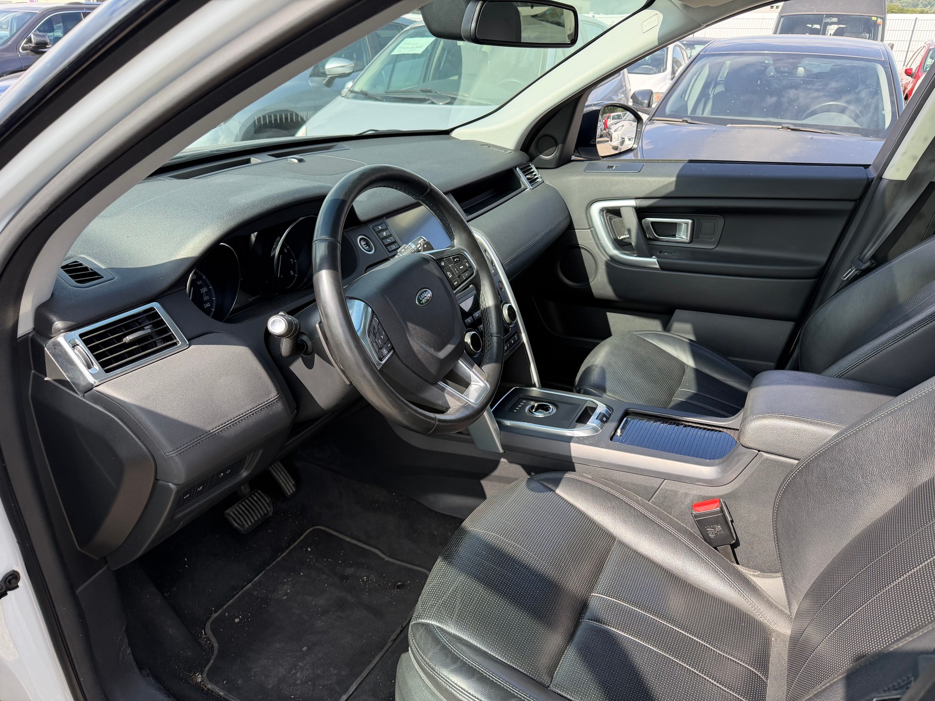 LAND ROVER Dicovery Sport Si4-image-6