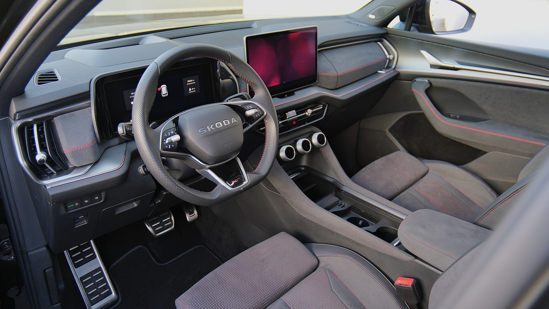 SKODA Kodiaq 2.0 TSI RS 4x4 " 7 Sitzplätze "-image-2