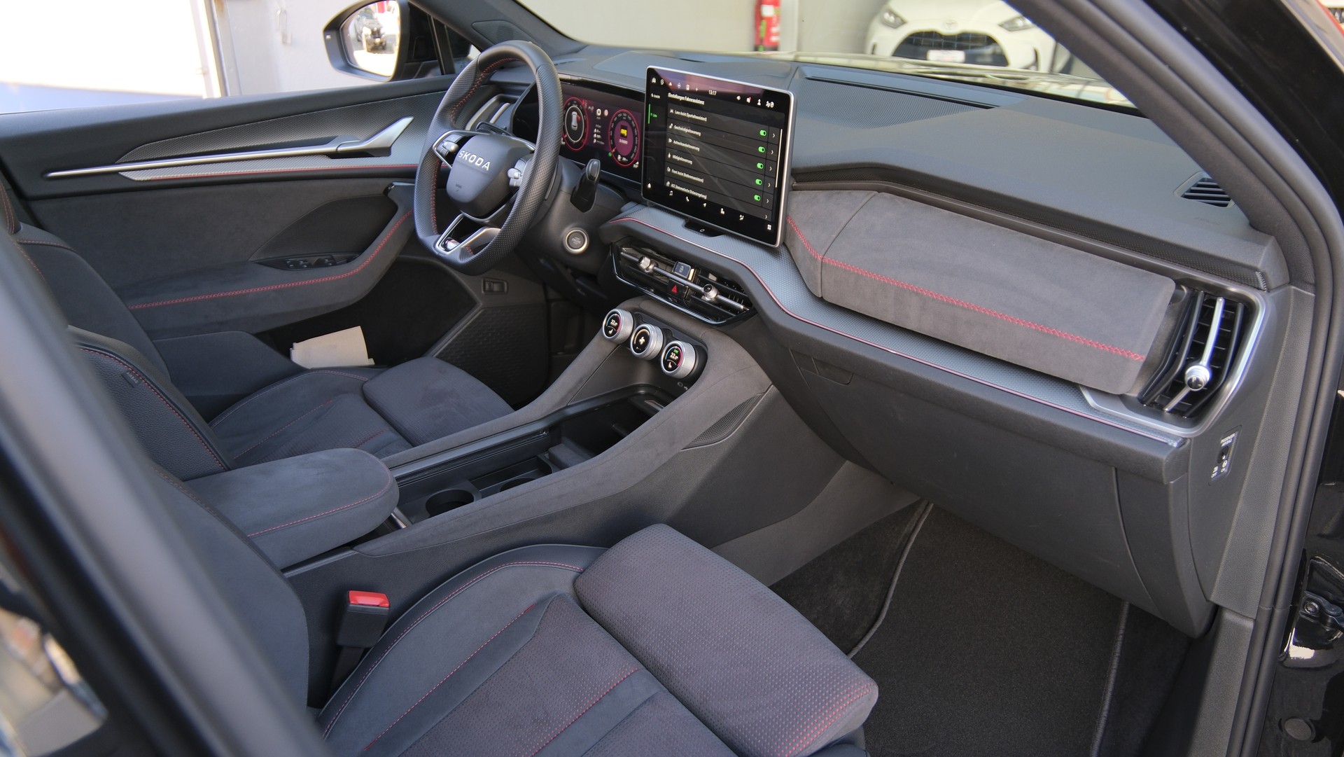 SKODA Kodiaq 2.0 TSI RS 4x4 " 7 Sitzplätze "-image-13