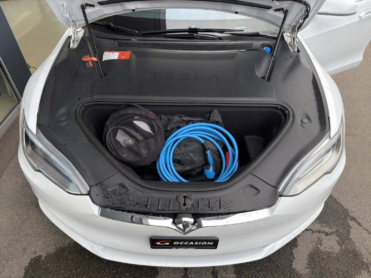 TESLA Model S 90 D-image-10