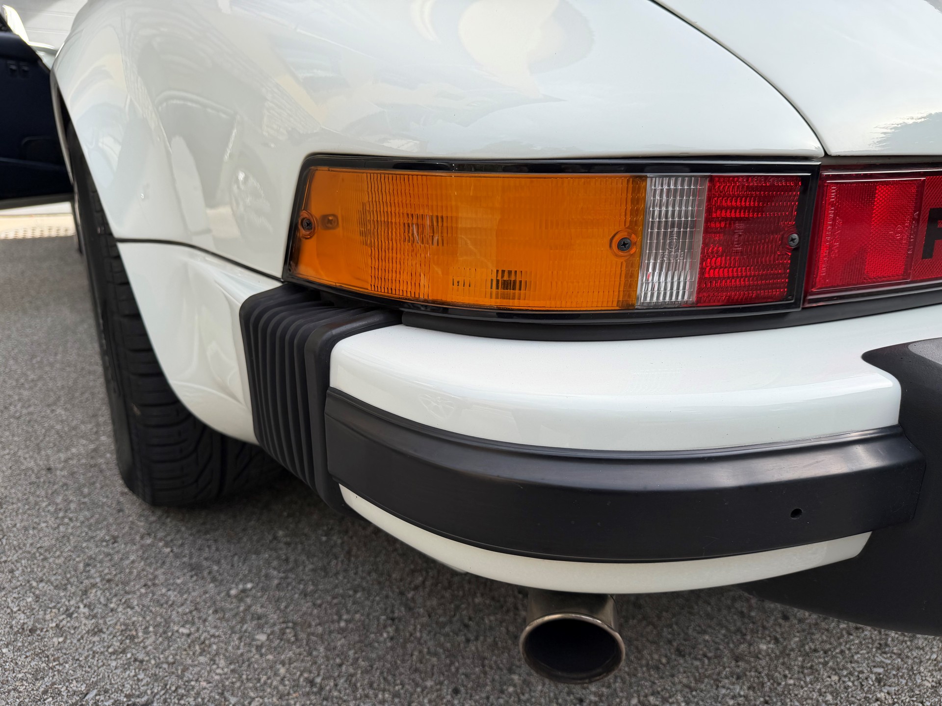 PORSCHE 3.0 SC Targa-image-14
