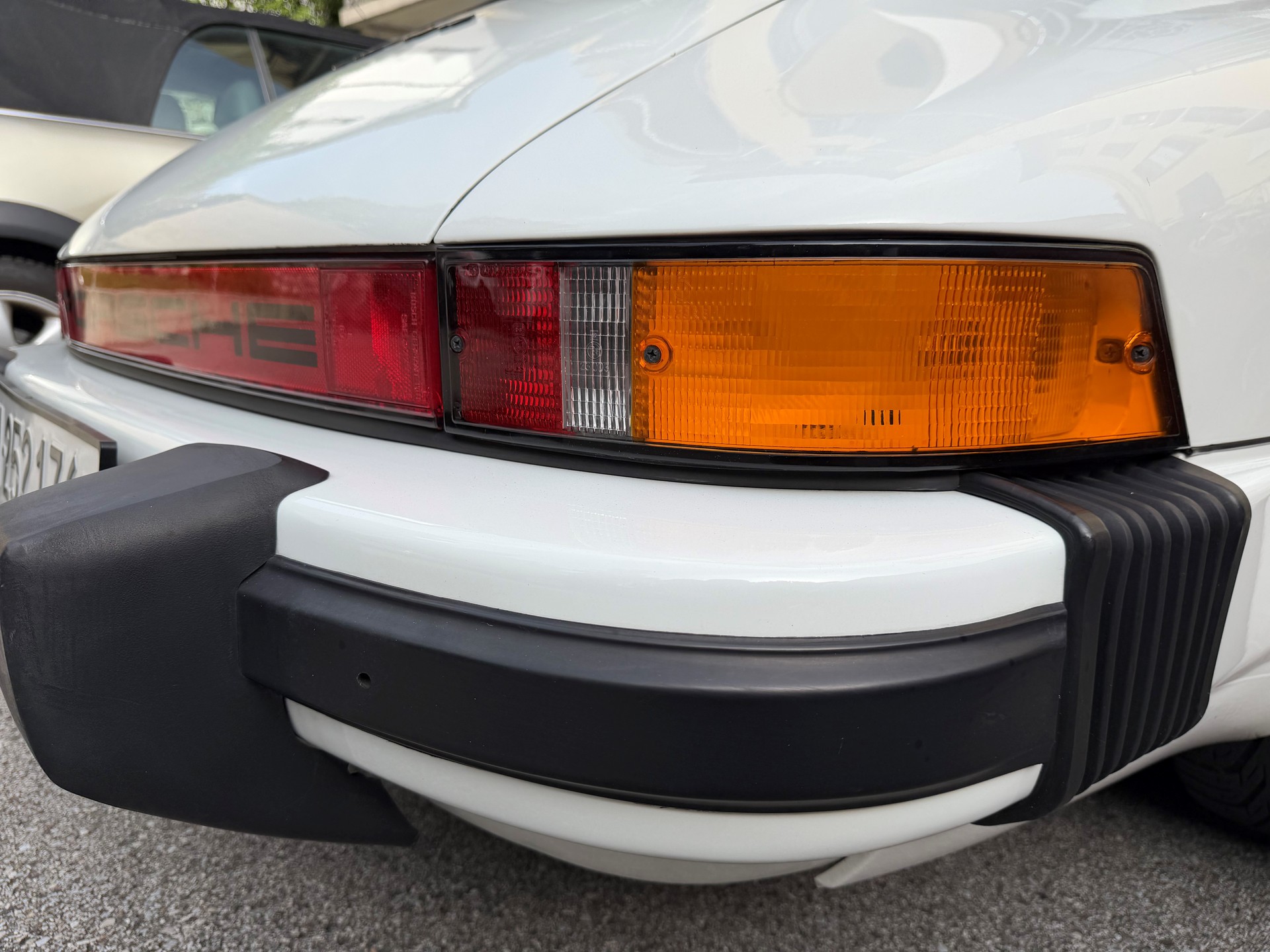 PORSCHE 3.0 SC Targa-image-12