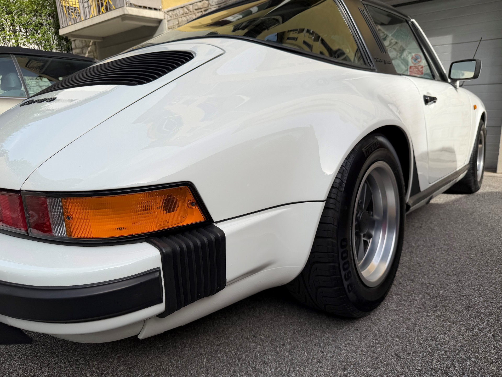 PORSCHE 3.0 SC Targa-image-2