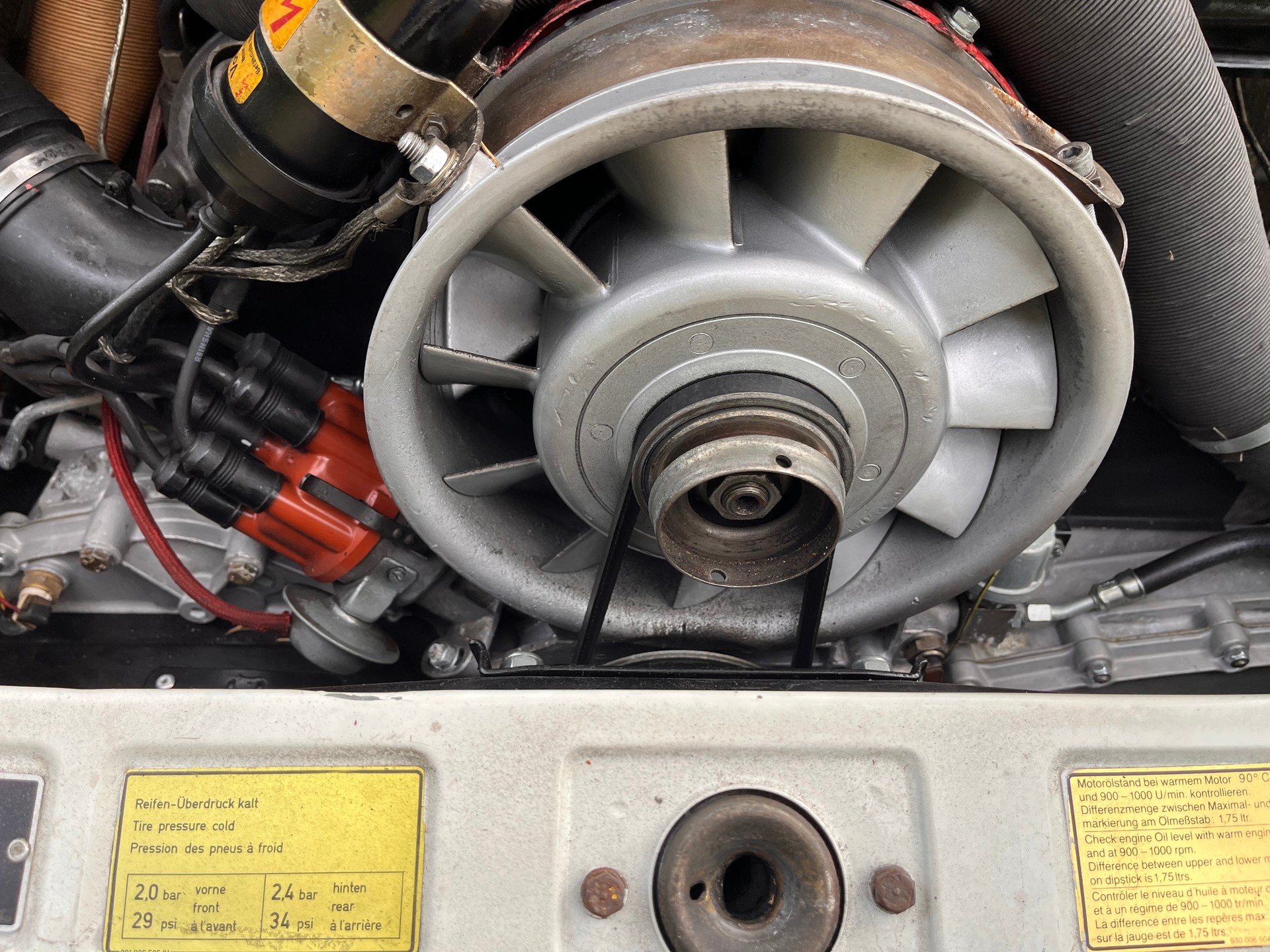 PORSCHE 3.0 SC Targa-image-9