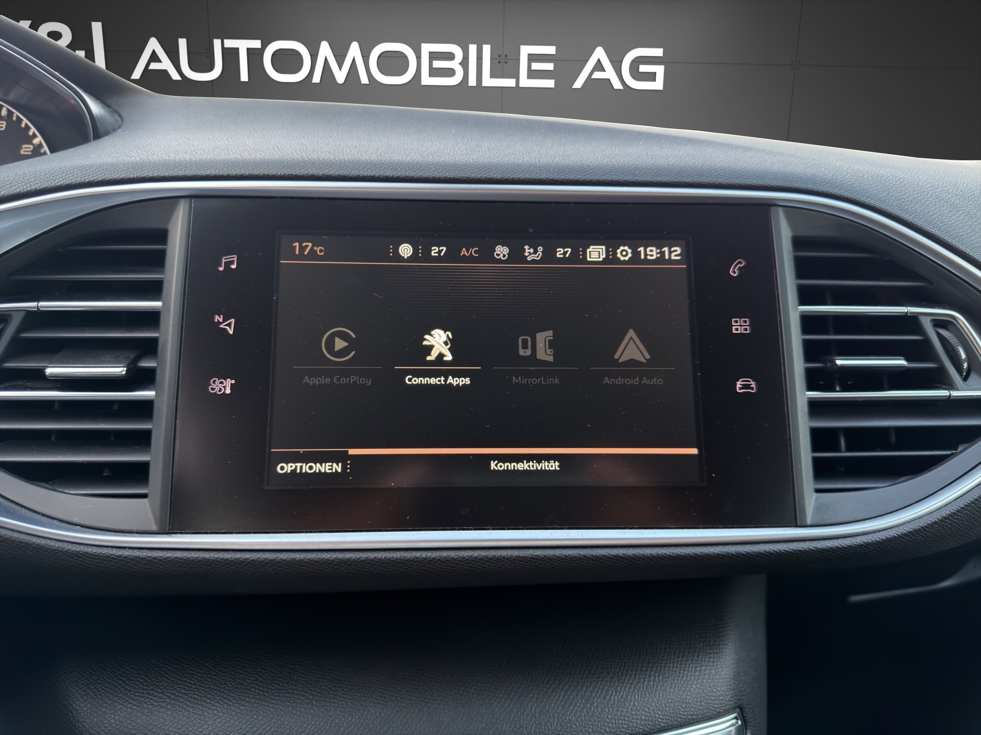 PEUGEOT 308 1.2 Pure Tech Allure EAT6-image-13