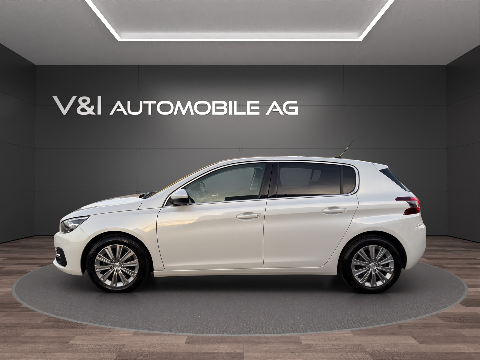 PEUGEOT 308 1.2 Pure Tech Allure EAT6-image-6