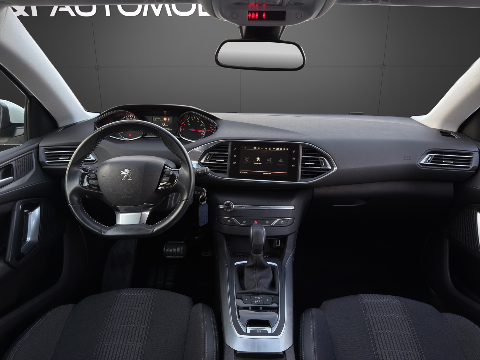 PEUGEOT 308 1.2 Pure Tech Allure EAT6-image-19